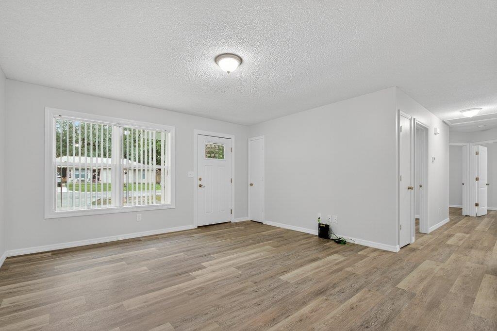 Image 9 of 45 For 4510 Madison St W