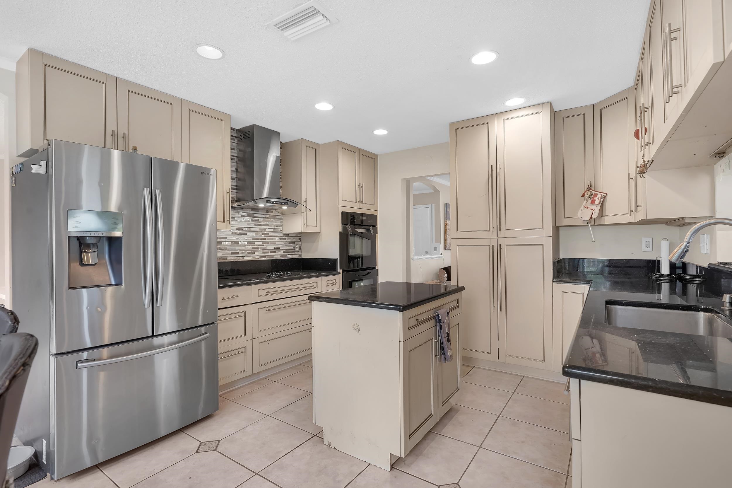 Image 13 of 46 For 38 Sandpiper Dr