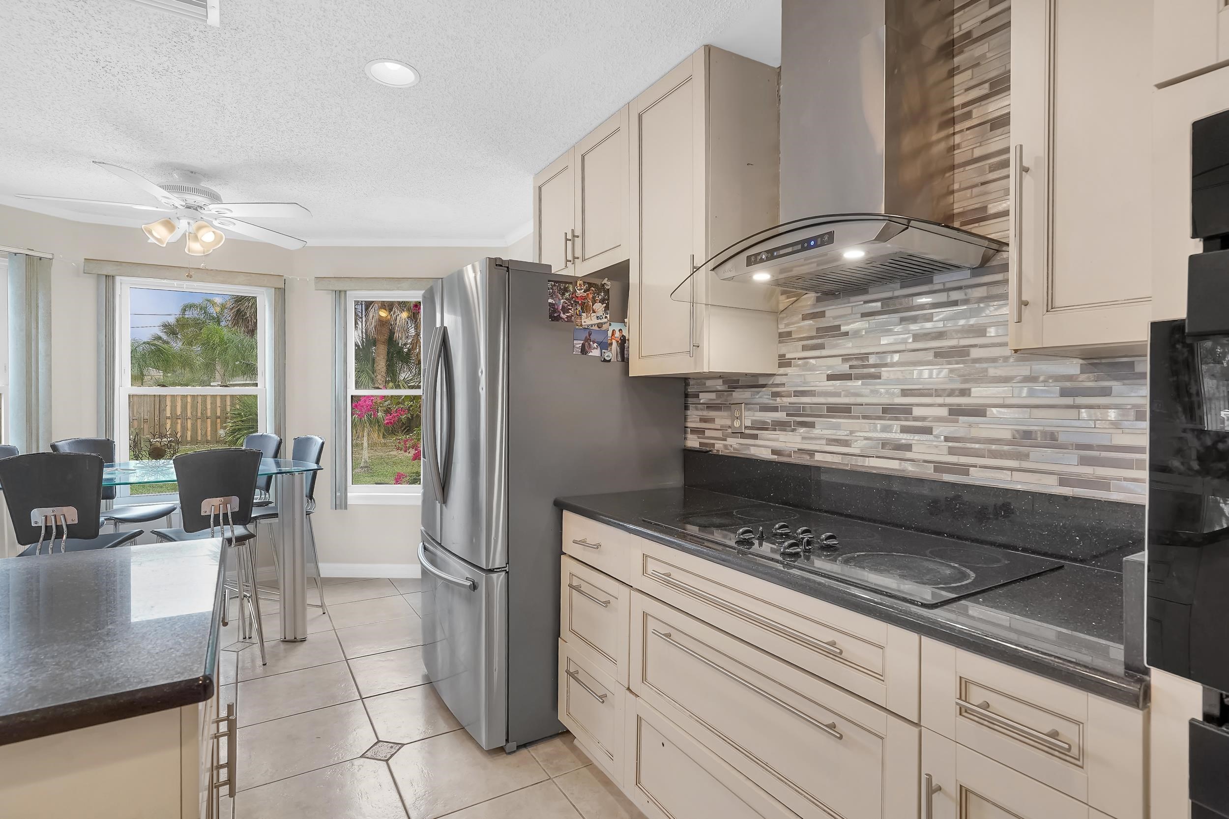 Image 15 of 46 For 38 Sandpiper Dr