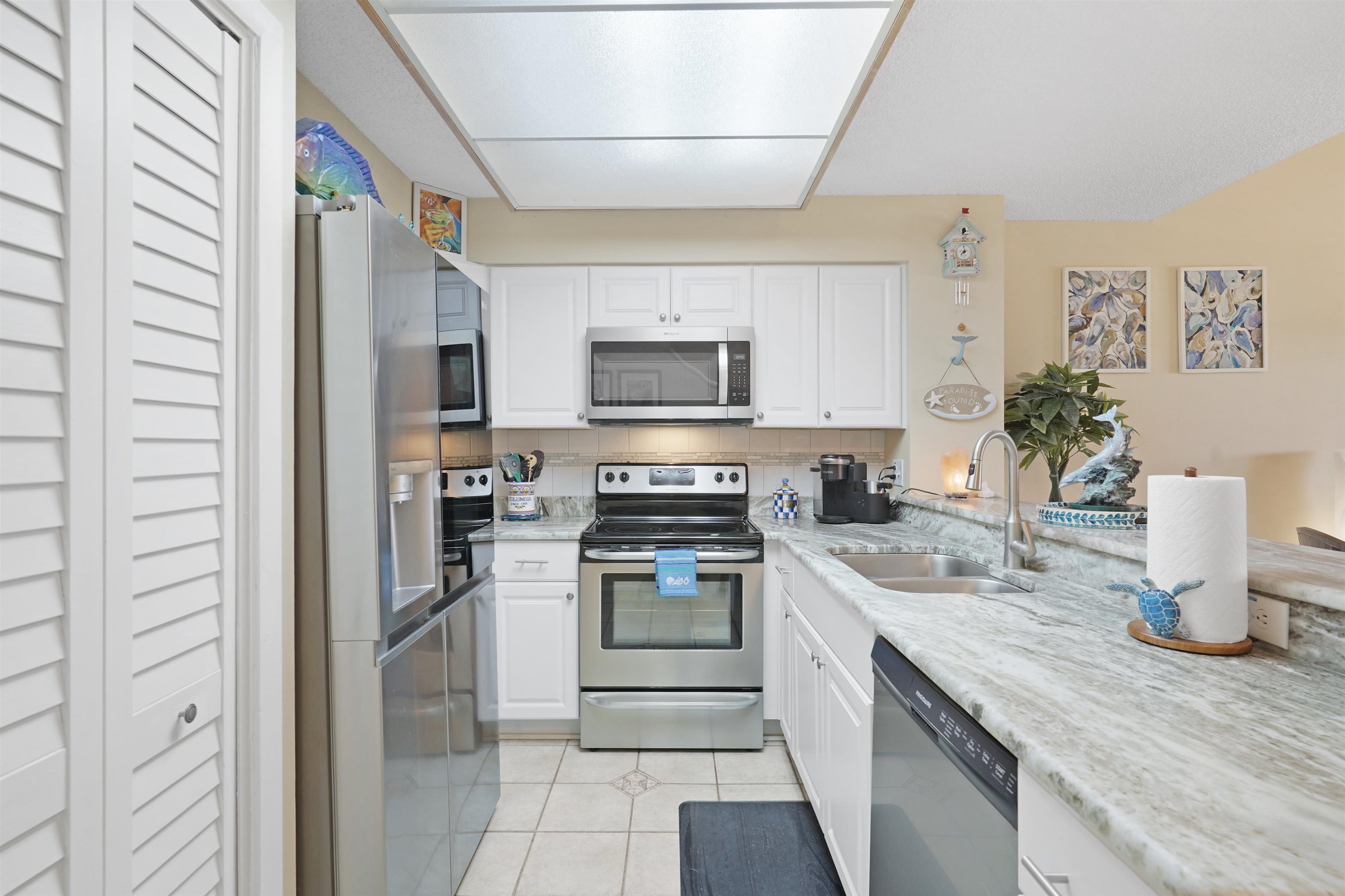 Image 11 of 34 For 57 Village Las Palmas Cir