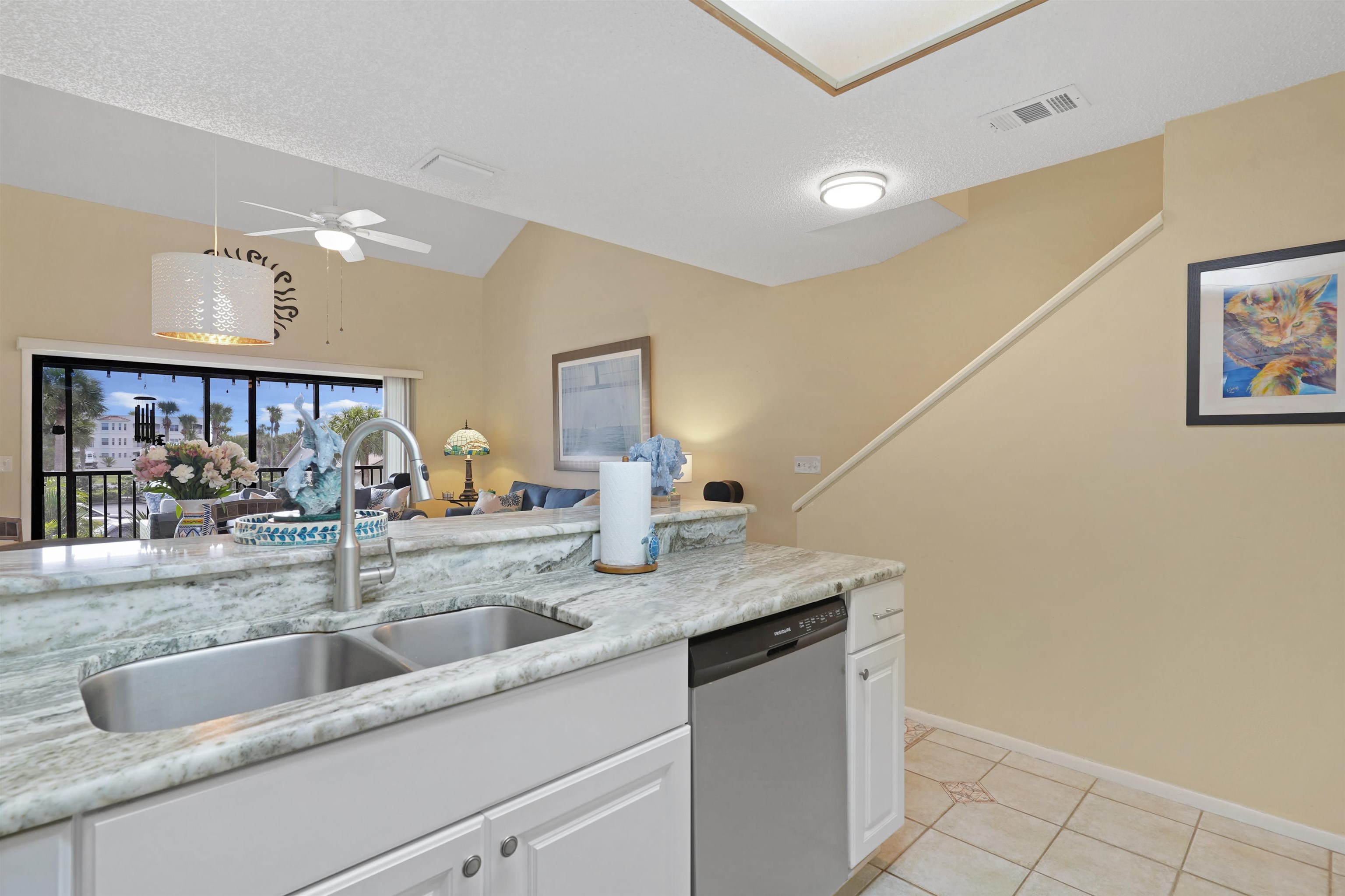 Image 12 of 34 For 57 Village Las Palmas Cir