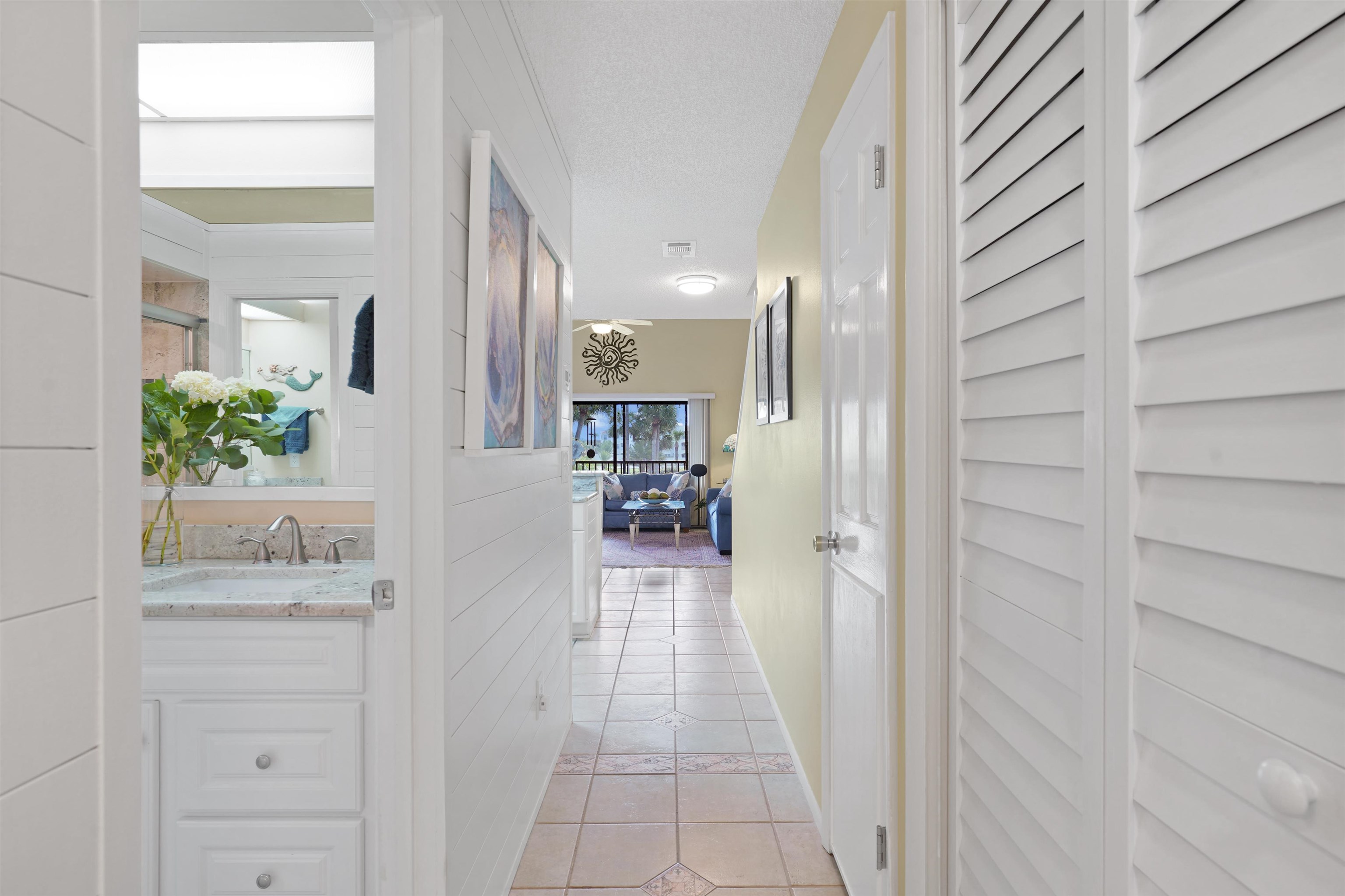 Image 15 of 34 For 57 Village Las Palmas Cir