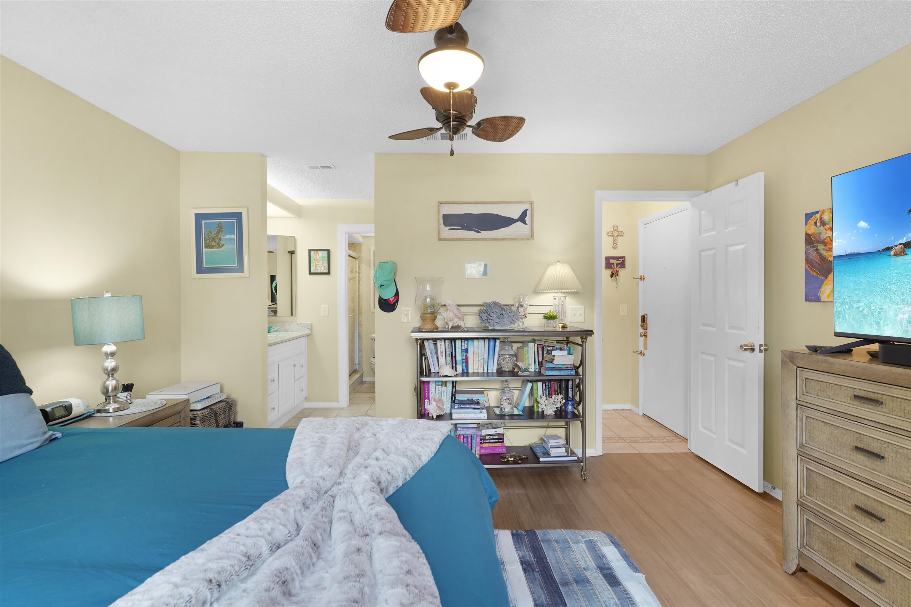 Image 17 of 34 For 57 Village Las Palmas Cir