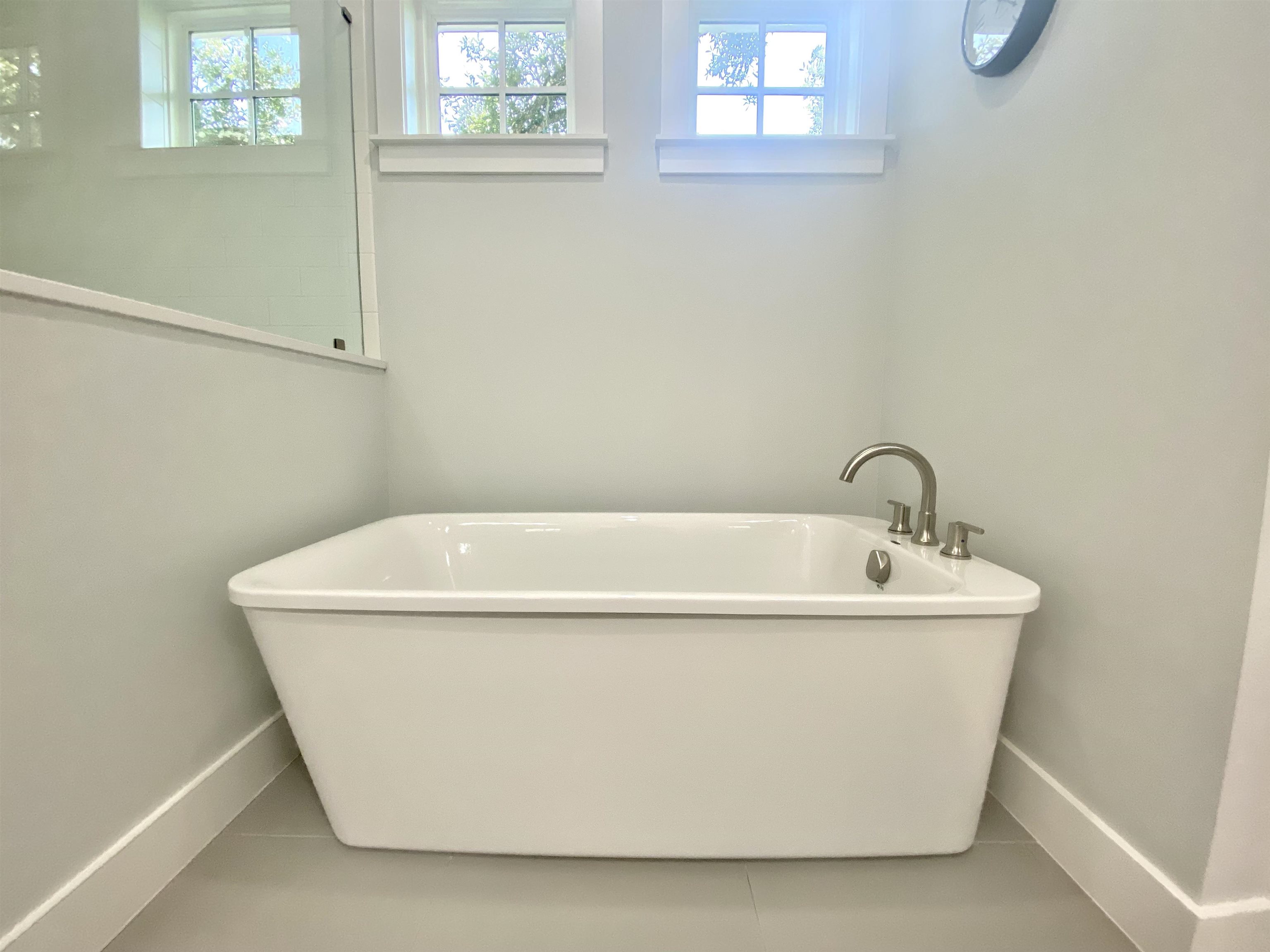 Image 24 of 63 For 196 Ridgeway Rd