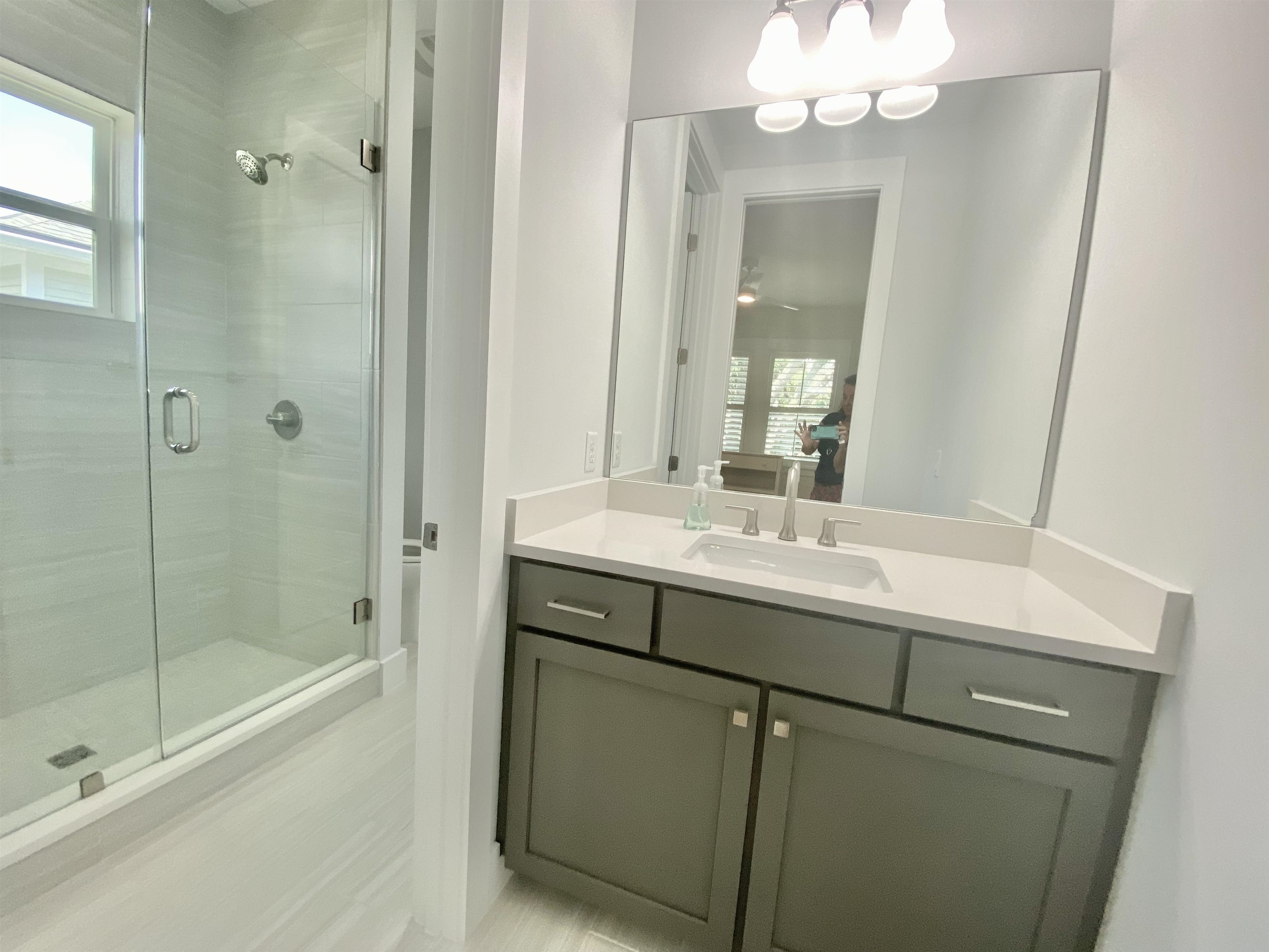 Image 37 of 63 For 196 Ridgeway Rd