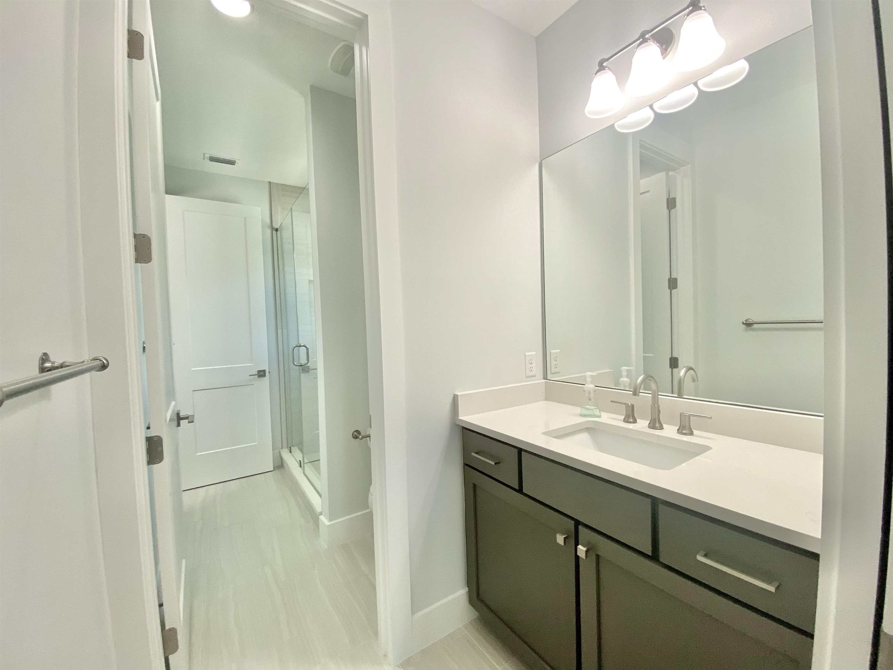 Image 38 of 63 For 196 Ridgeway Rd