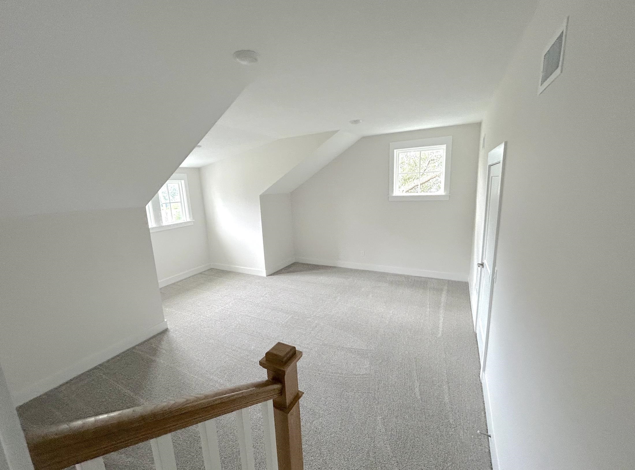 Image 41 of 63 For 196 Ridgeway Rd