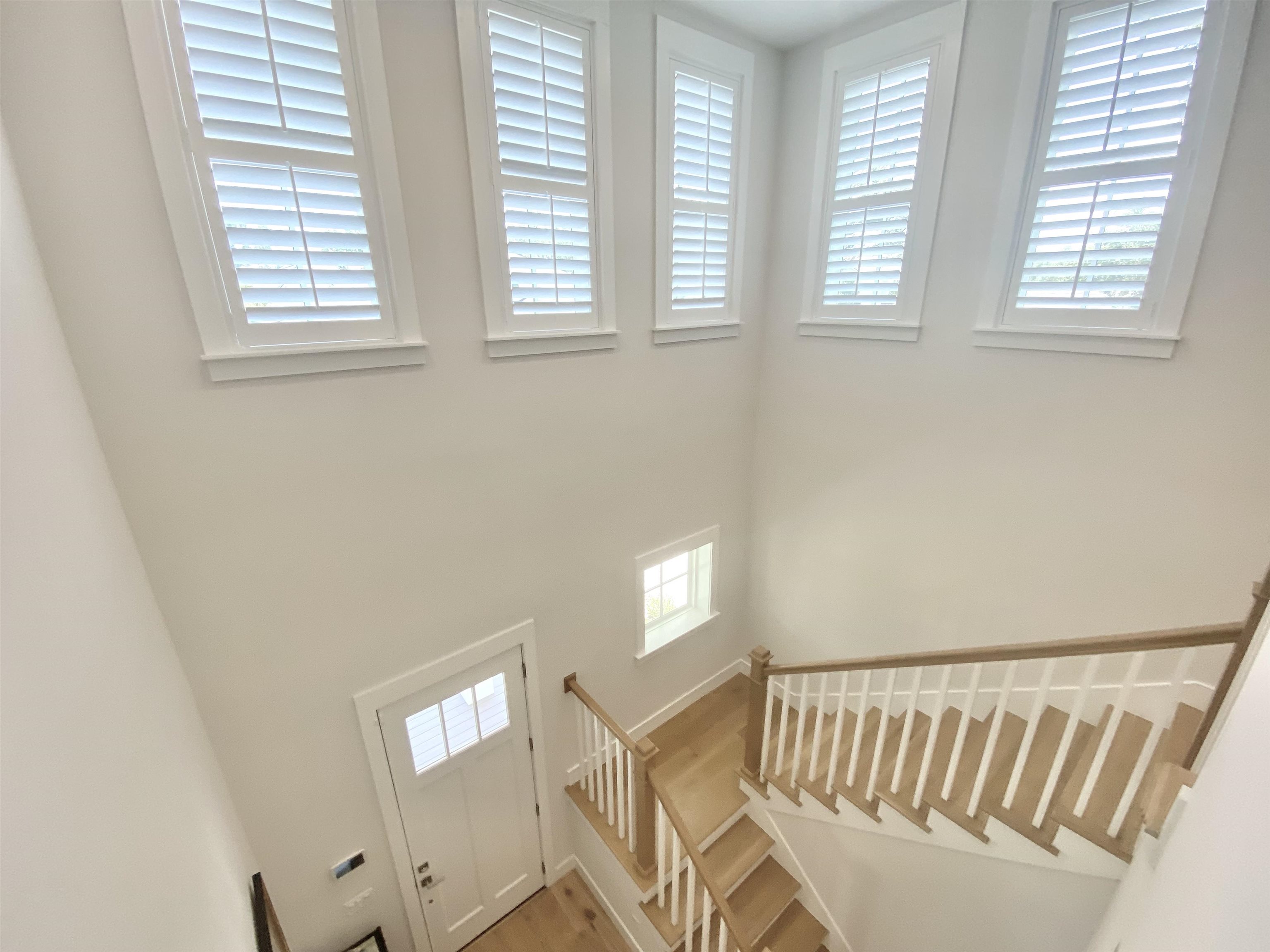 Image 7 of 63 For 196 Ridgeway Rd