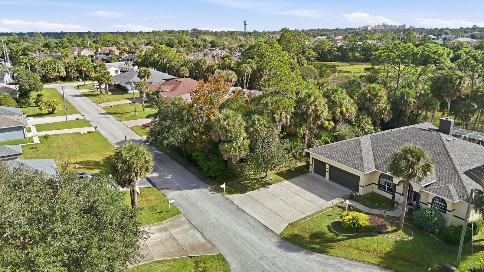 Image 4 of 21 For 9 Cayuga Ct