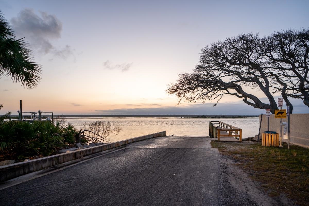 Image 56 of 59 For 7018 Middleton Ave A, B And C