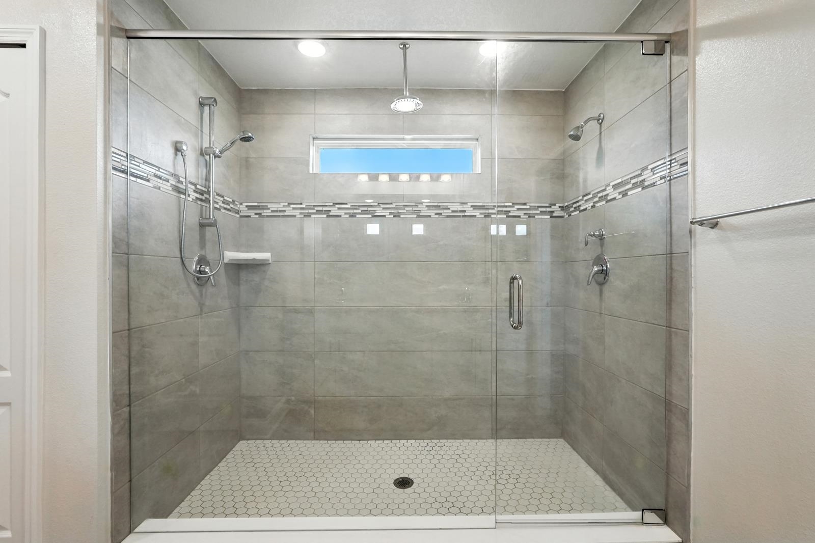 Image 37 of 63 For 28 Ridge Rd  