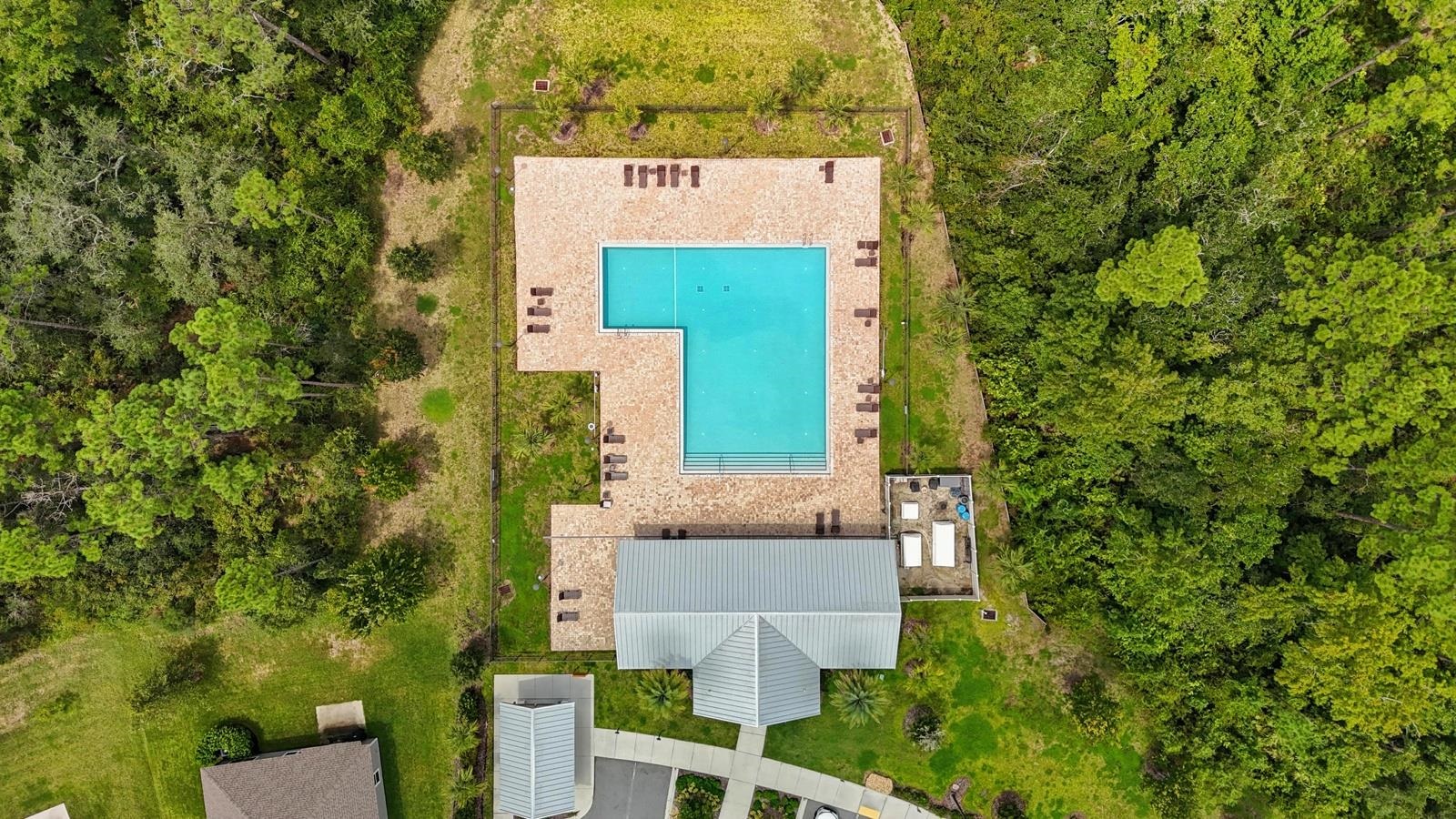 Image 4 of 63 For 28 Ridge Rd  