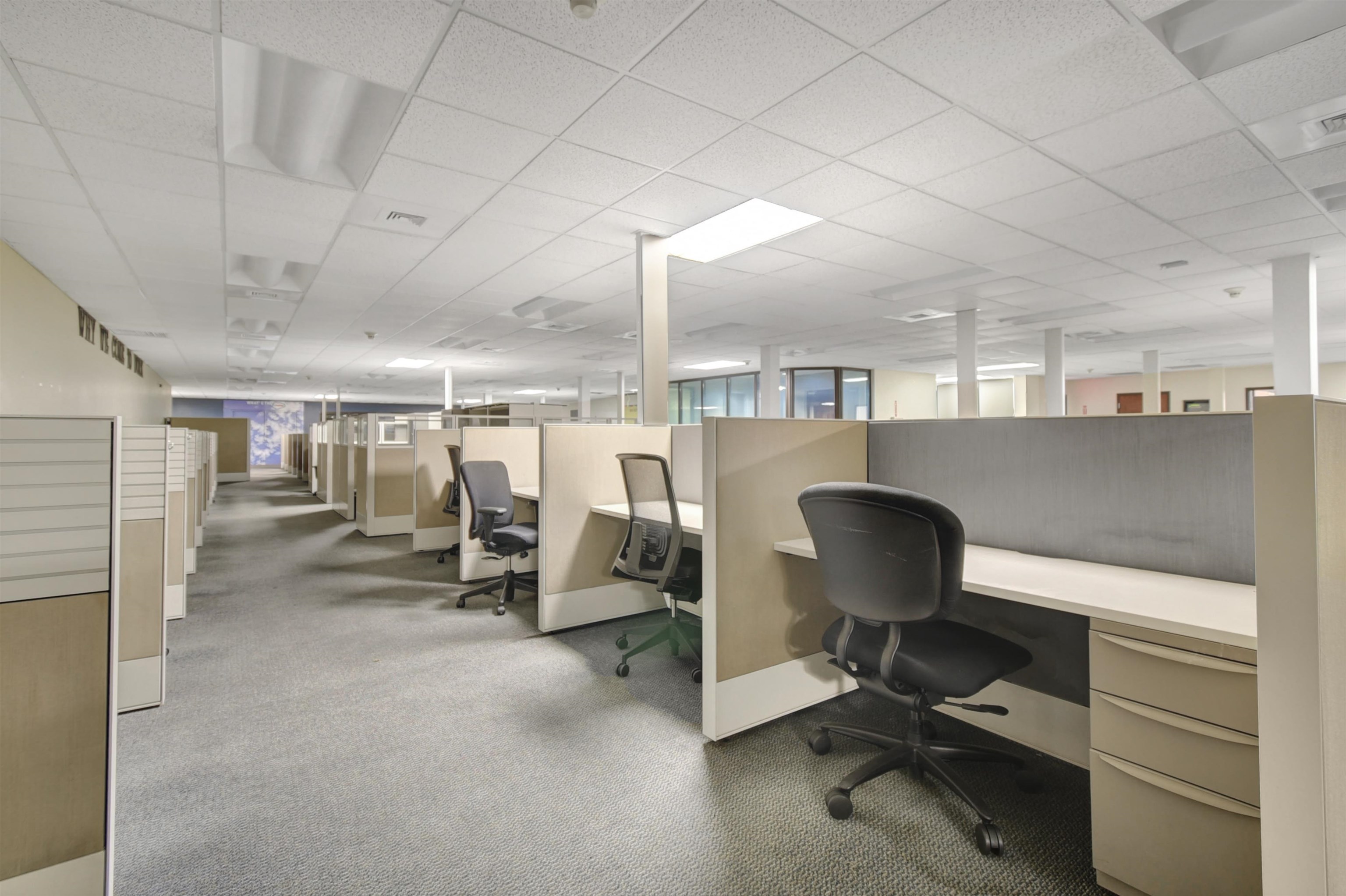 Image 17 of 83 For 9512 Sunbeam Center Dr