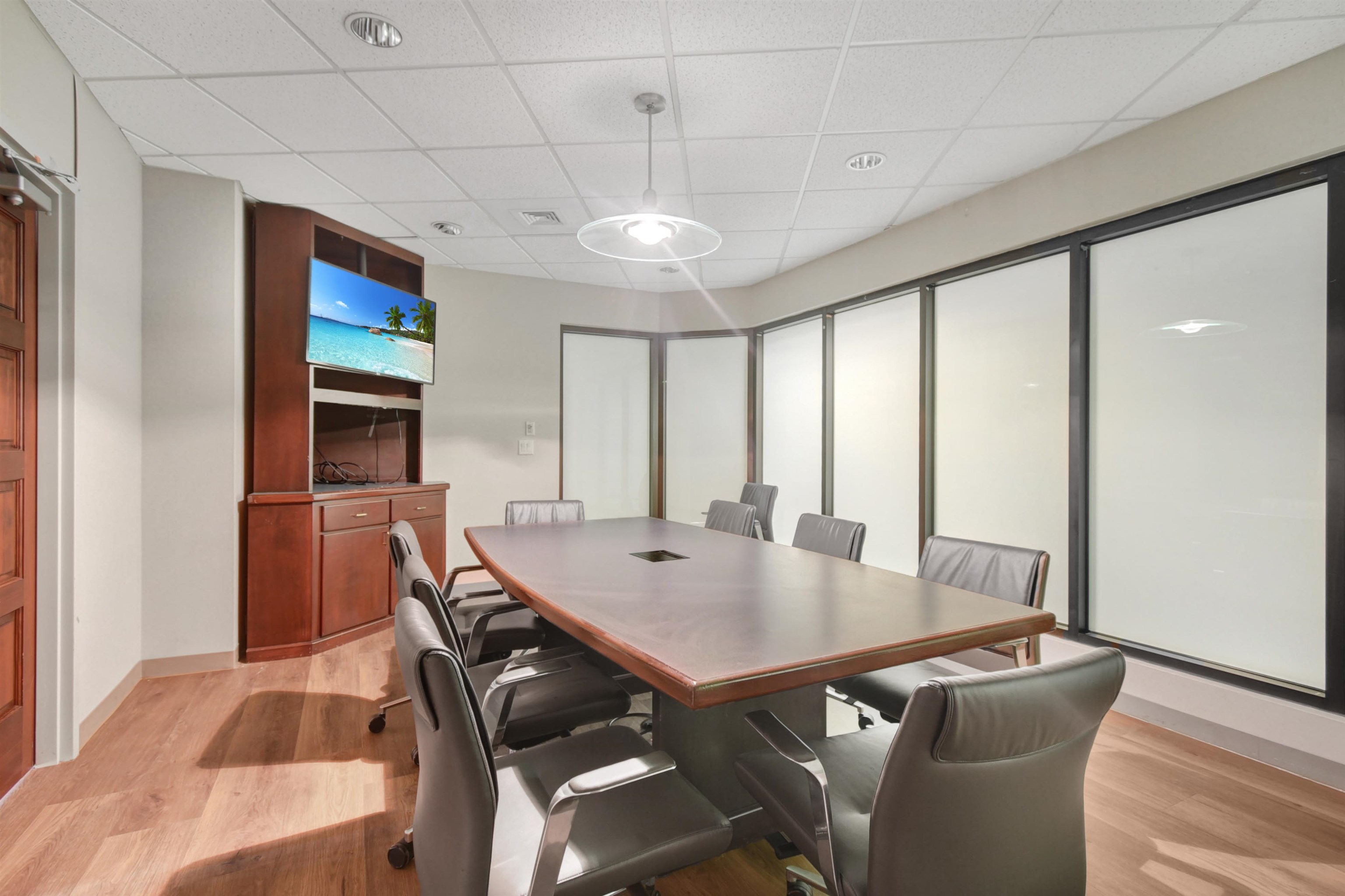 Image 26 of 83 For 9512 Sunbeam Center Dr