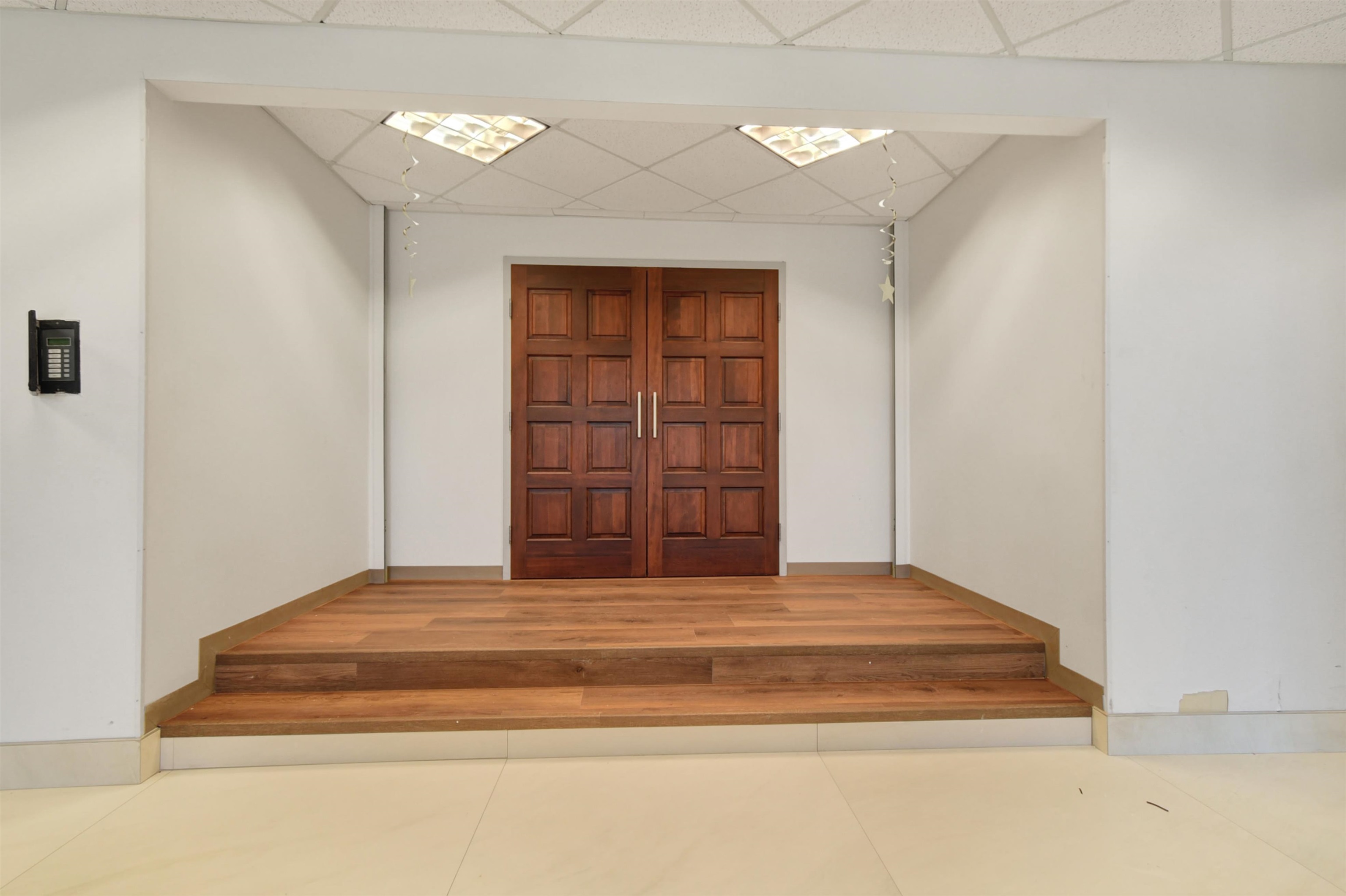 Image 28 of 83 For 9512 Sunbeam Center Dr