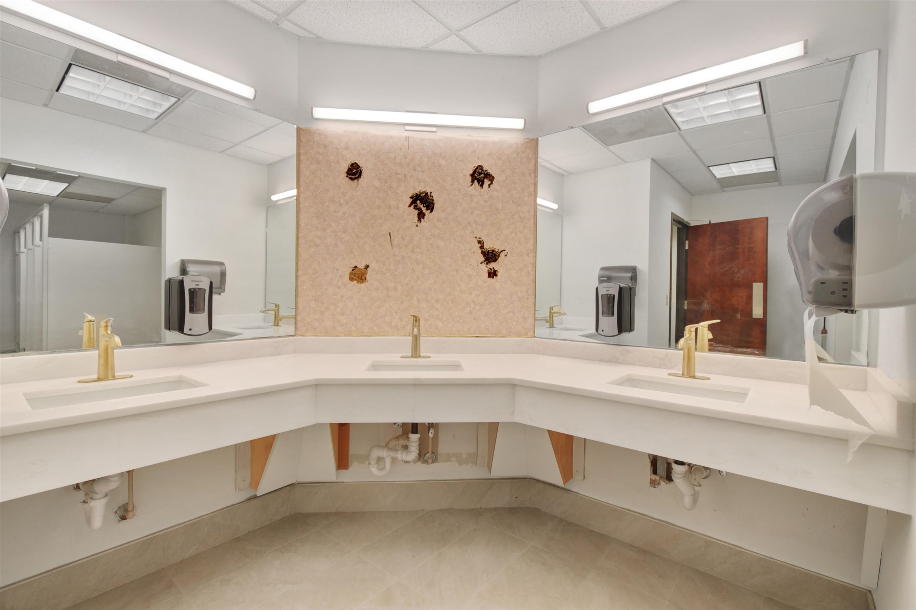 Image 34 of 83 For 9512 Sunbeam Center Dr