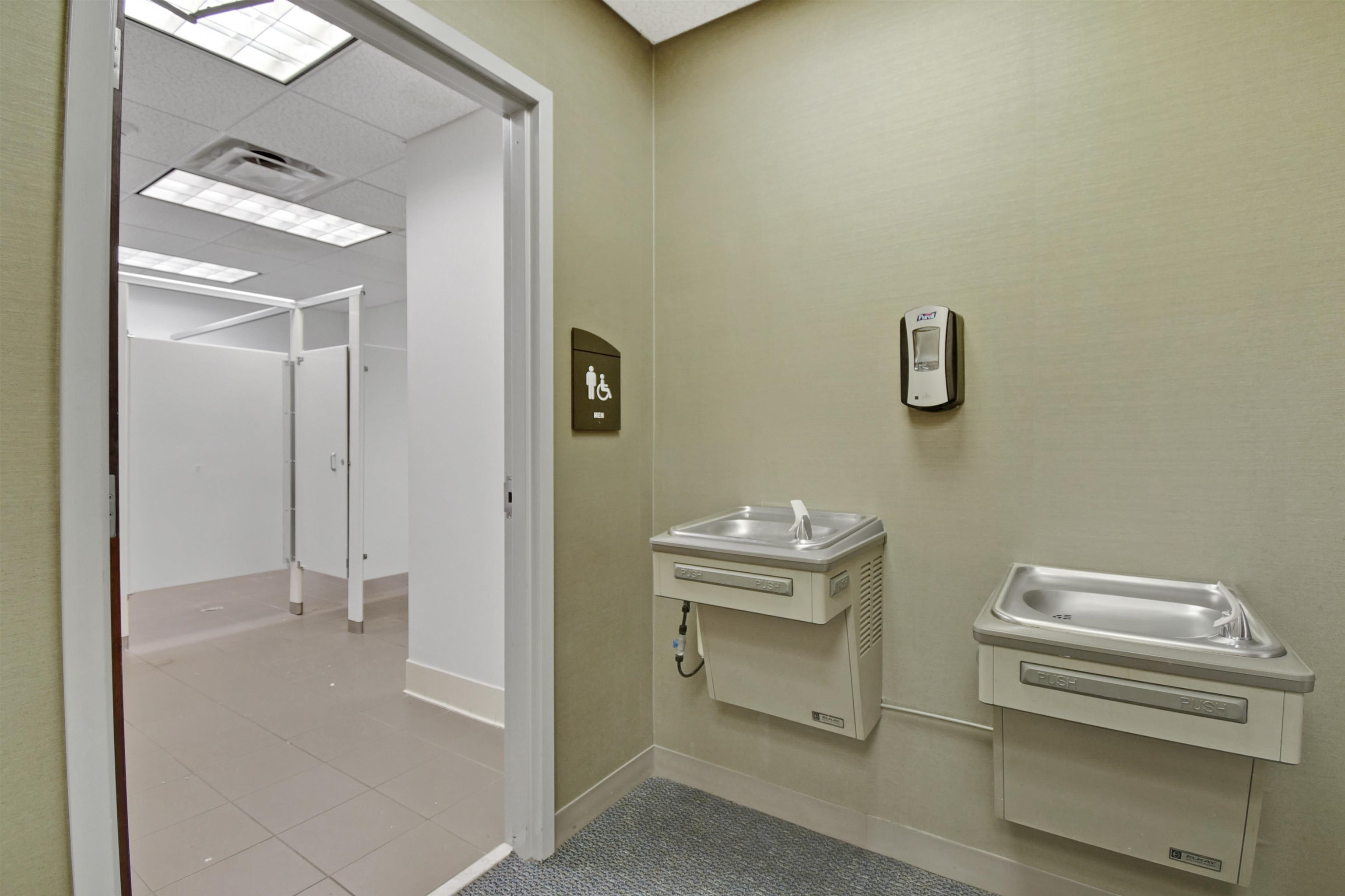 Image 42 of 83 For 9512 Sunbeam Center Dr