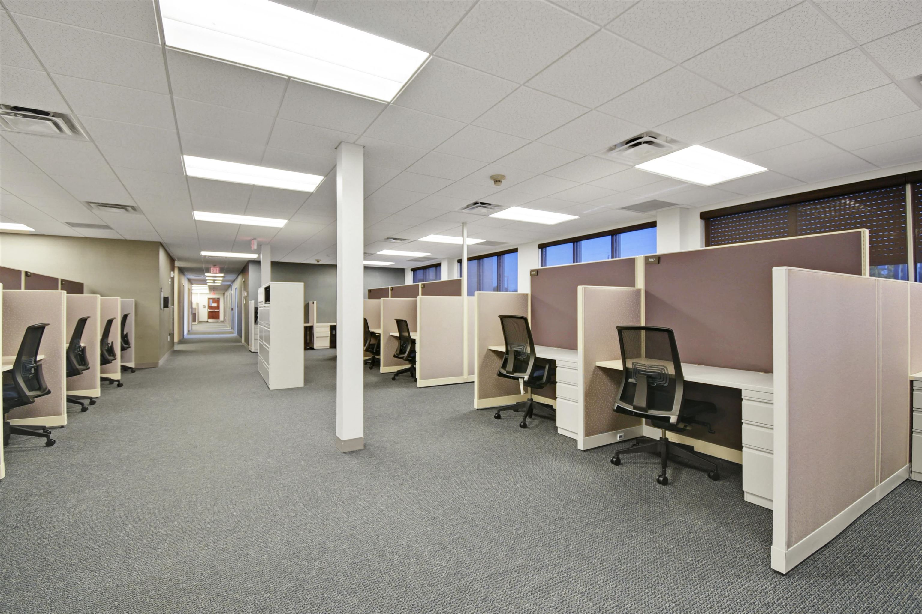 Image 43 of 83 For 9512 Sunbeam Center Dr