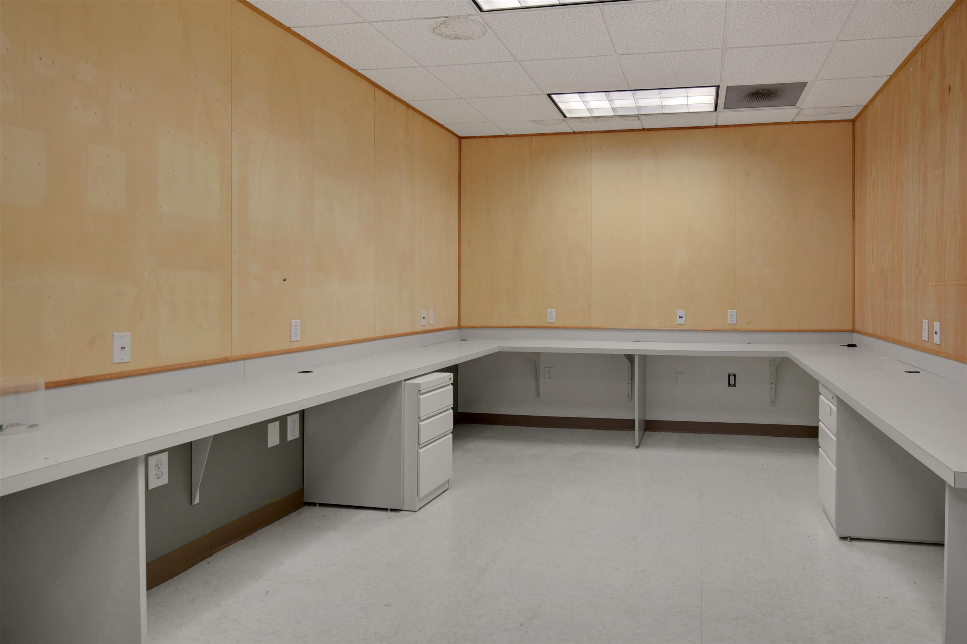 Image 69 of 83 For 9512 Sunbeam Center Dr