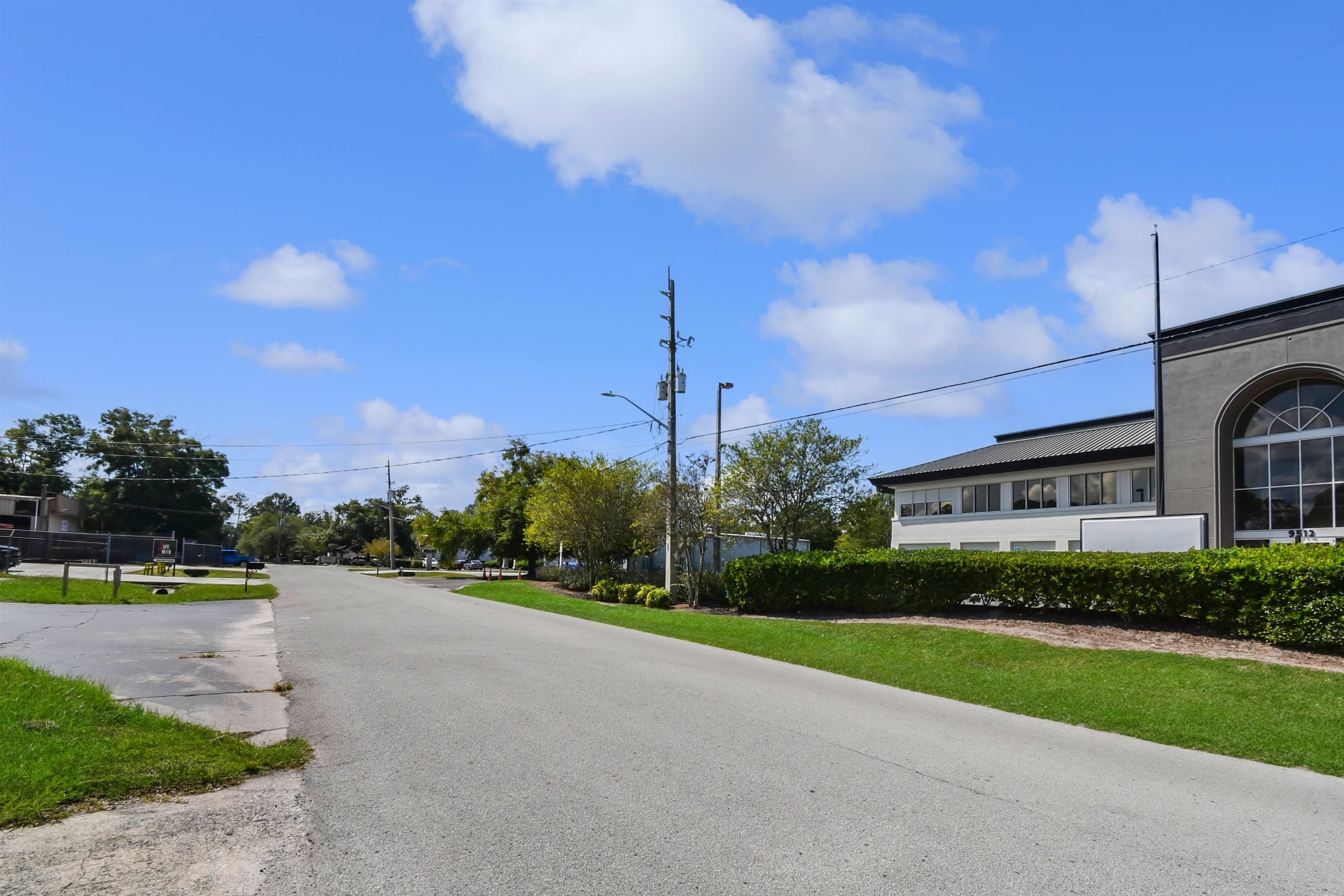 Image 70 of 83 For 9512 Sunbeam Center Dr