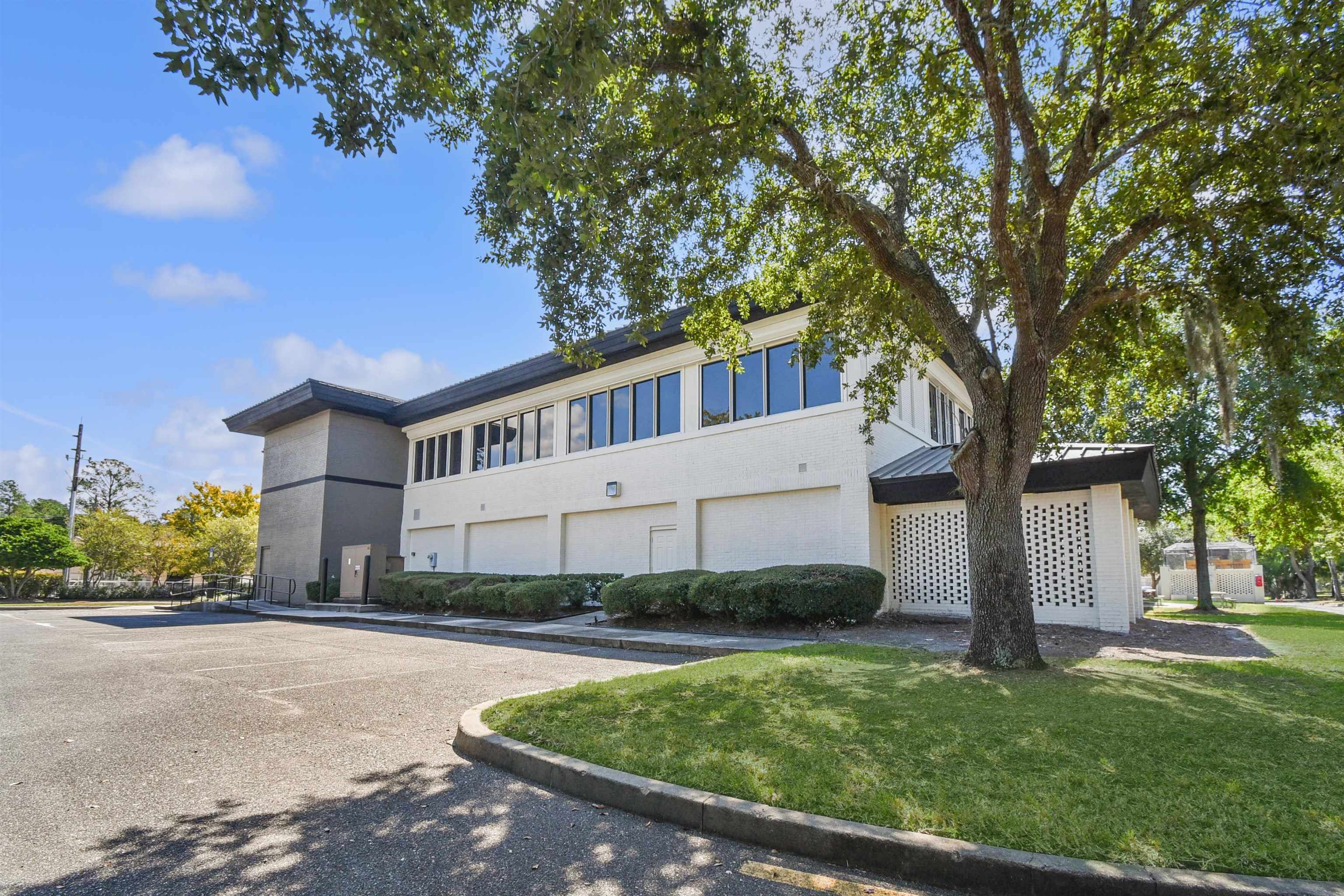 Image 72 of 83 For 9512 Sunbeam Center Dr