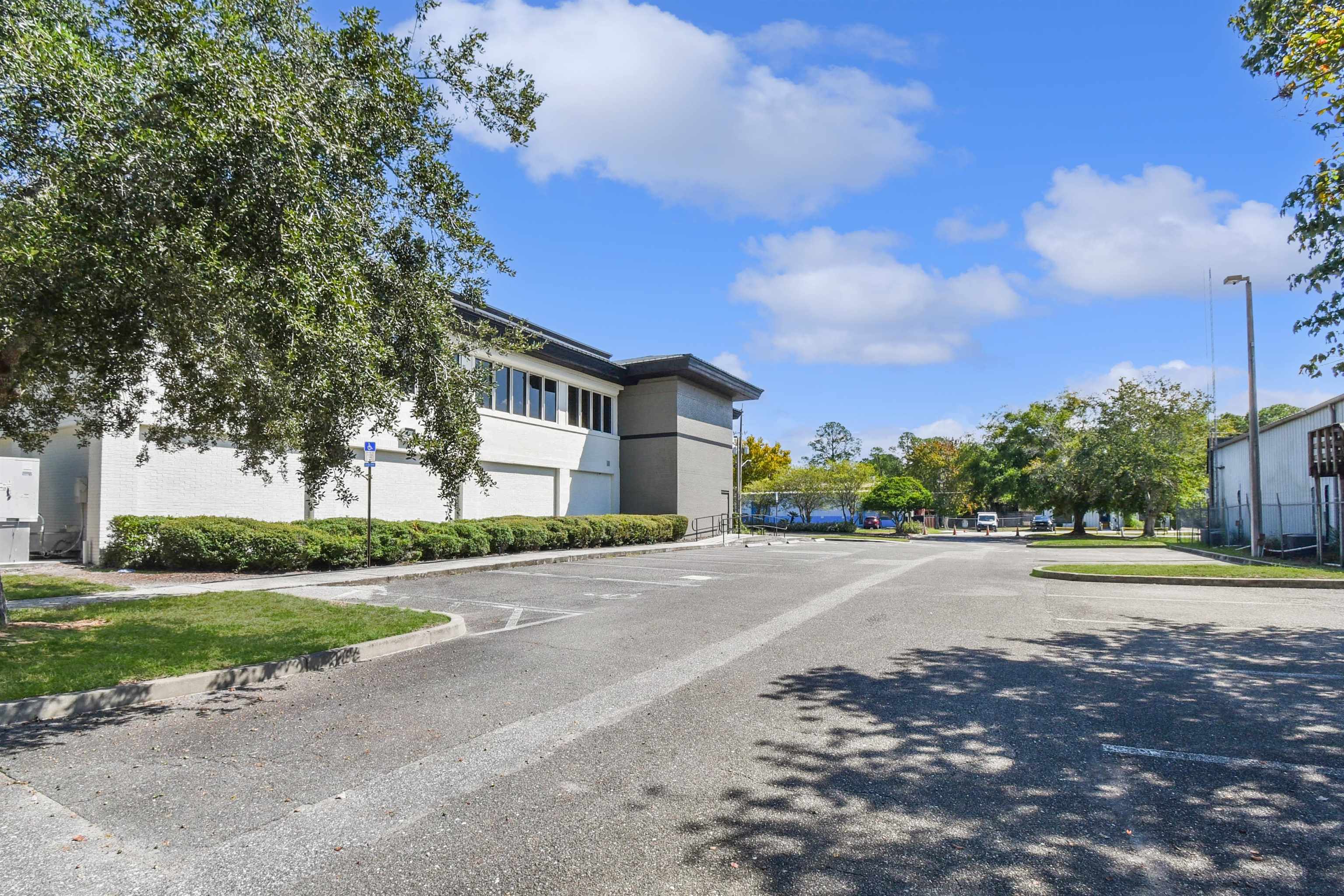 Image 79 of 83 For 9512 Sunbeam Center Dr