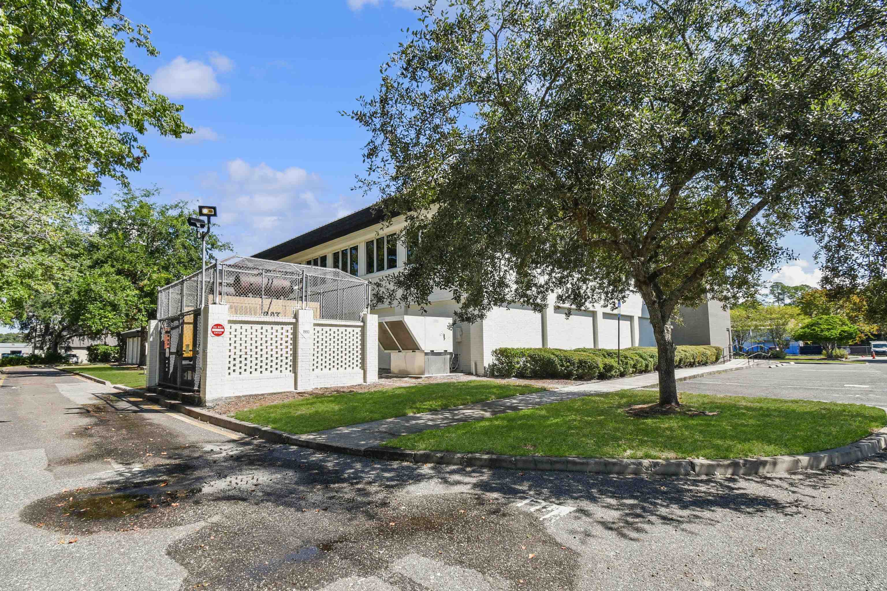 Image 80 of 83 For 9512 Sunbeam Center Dr