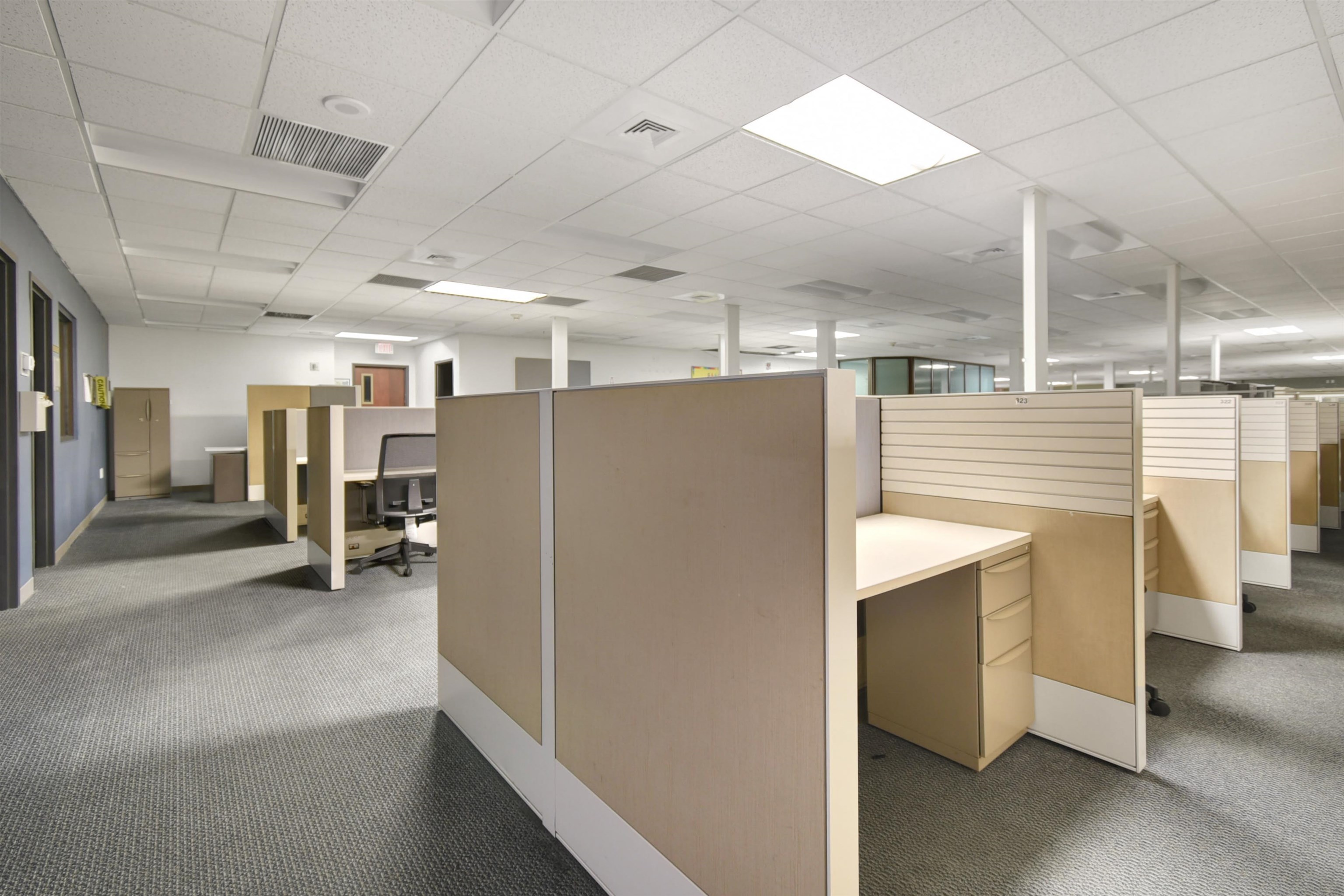 Image 9 of 83 For 9512 Sunbeam Center Dr