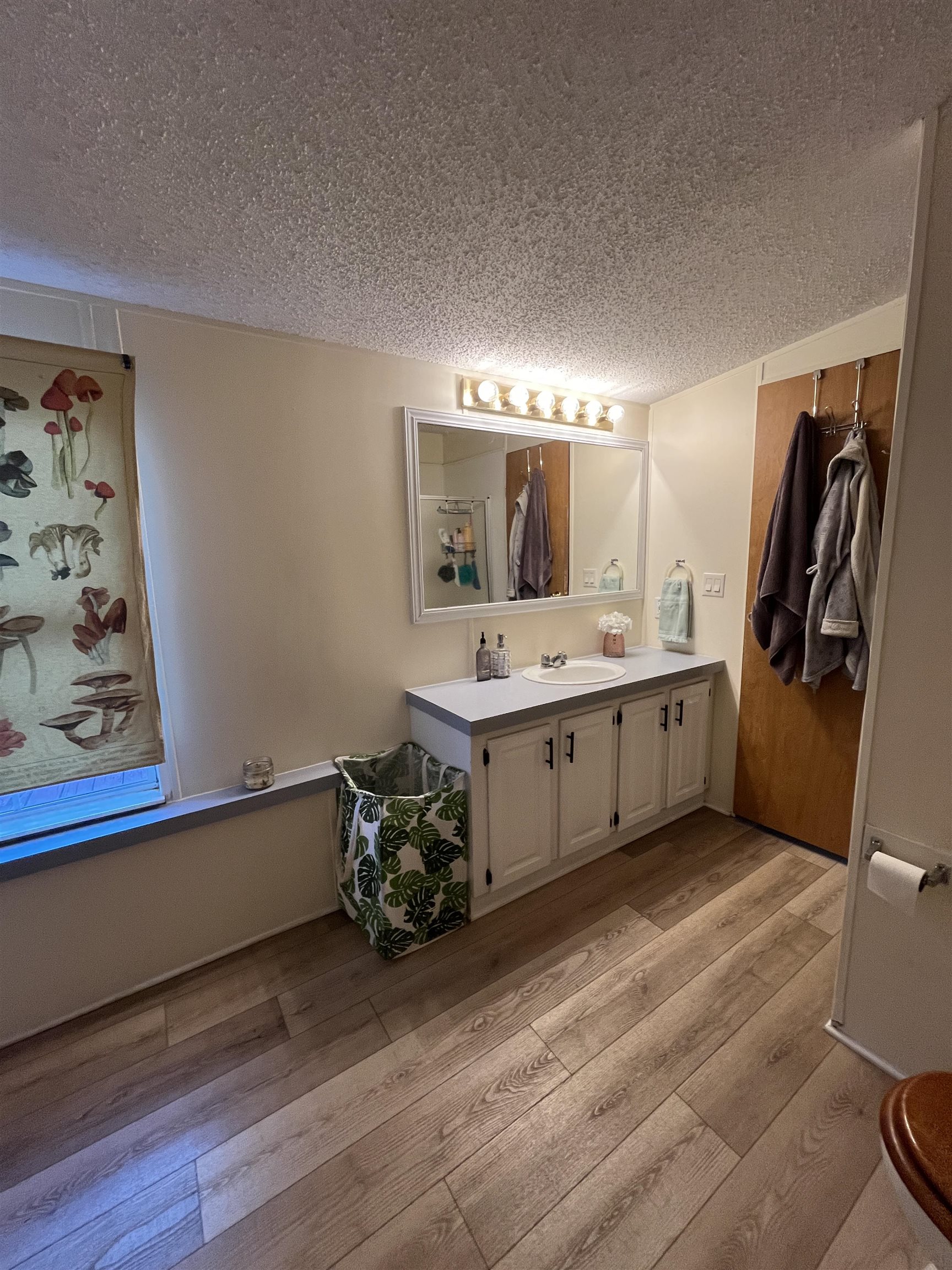 Image 32 of 50 For 5125 Avenue D