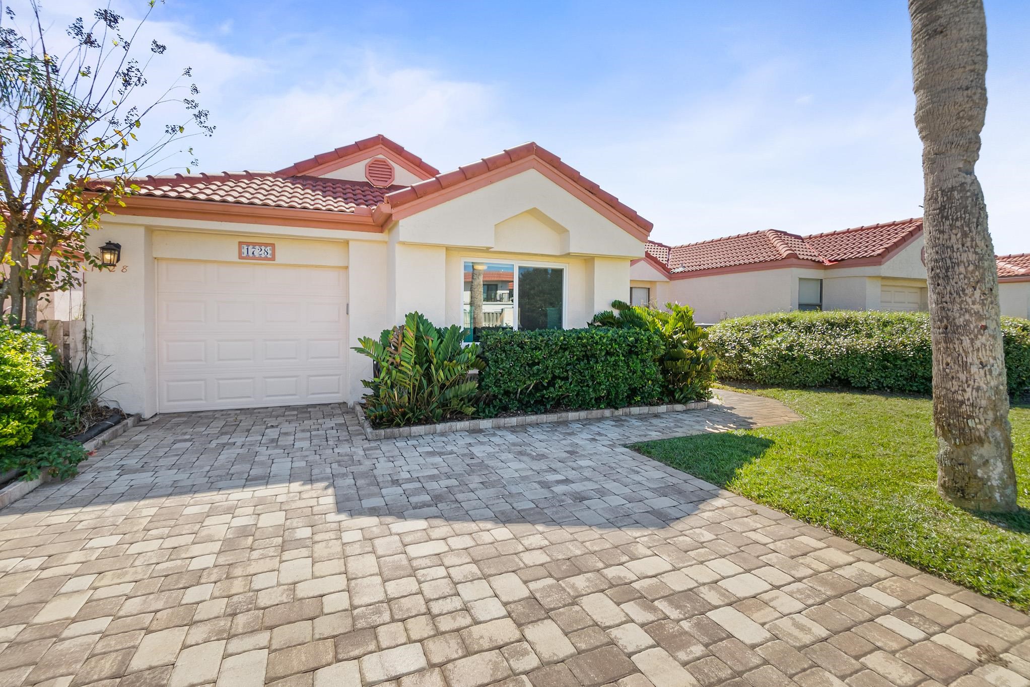 Image 50 of 85 For 1728 Sea Fair Dr