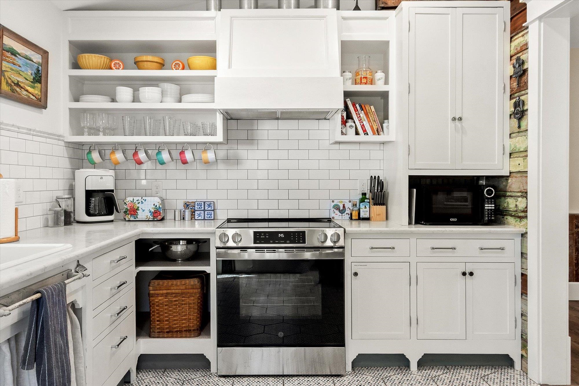 Image 12 of 75 For 16 Locust St