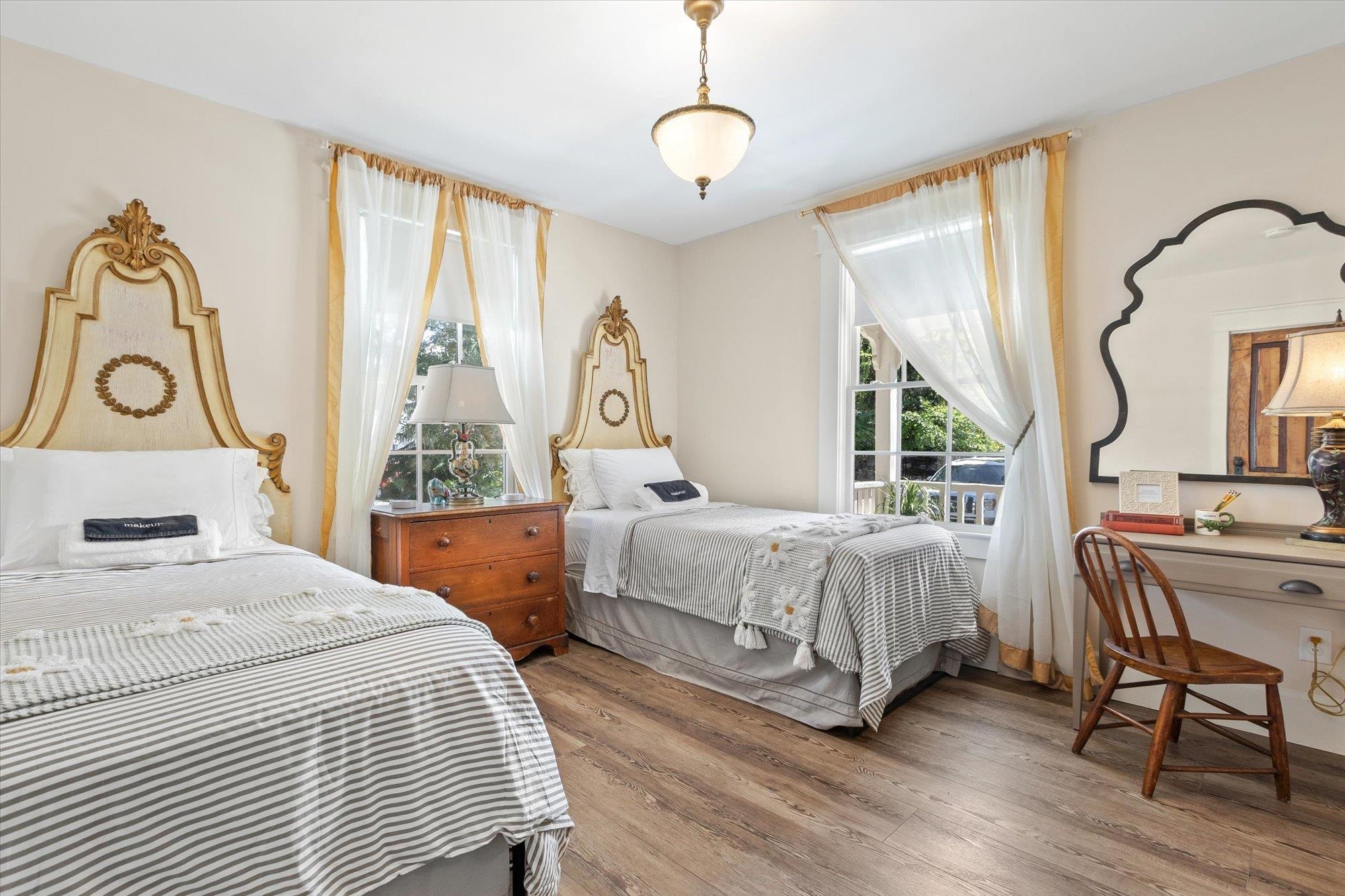 Image 16 of 75 For 16 Locust St