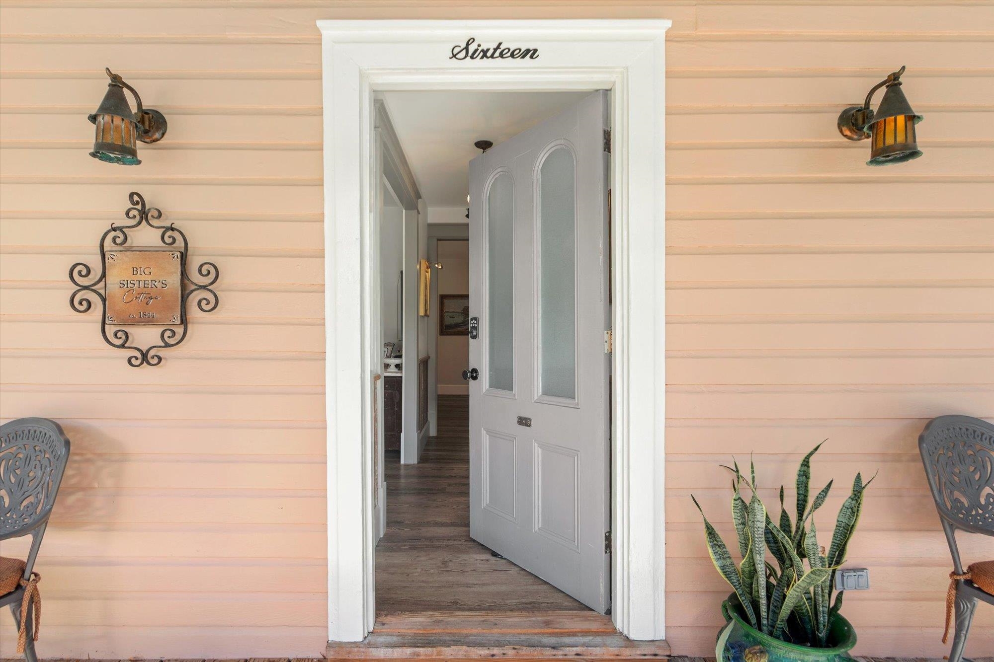 Image 2 of 75 For 16 Locust St