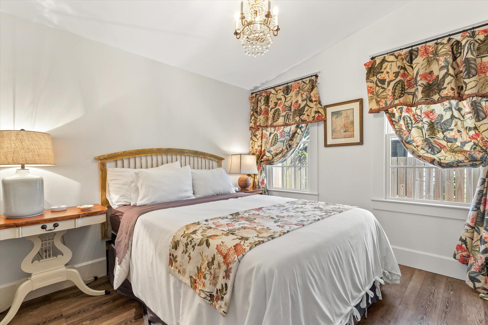 Image 21 of 75 For 16 Locust St