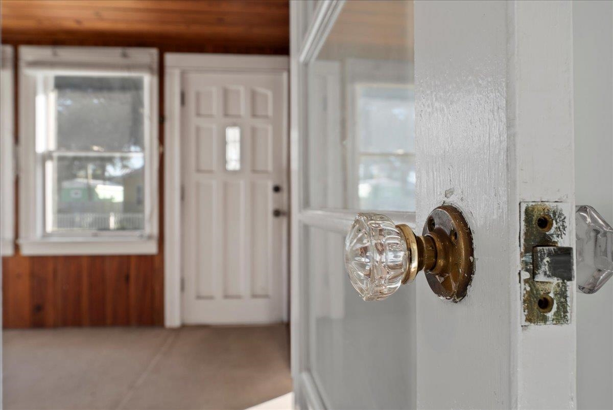 Image 10 of 46 For 10 Clark St  