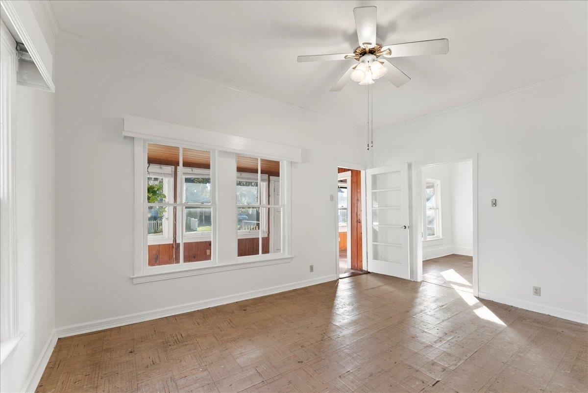 Image 11 of 46 For 10 Clark St  