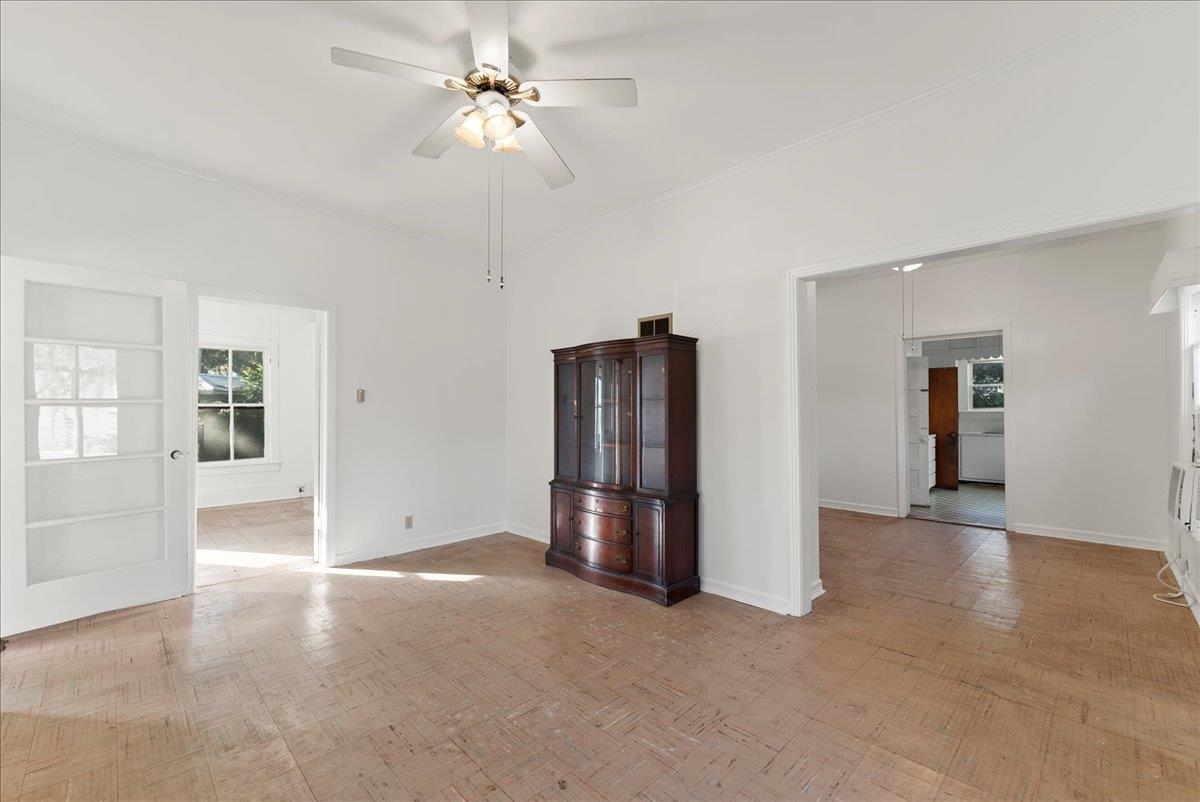 Image 12 of 46 For 10 Clark St  