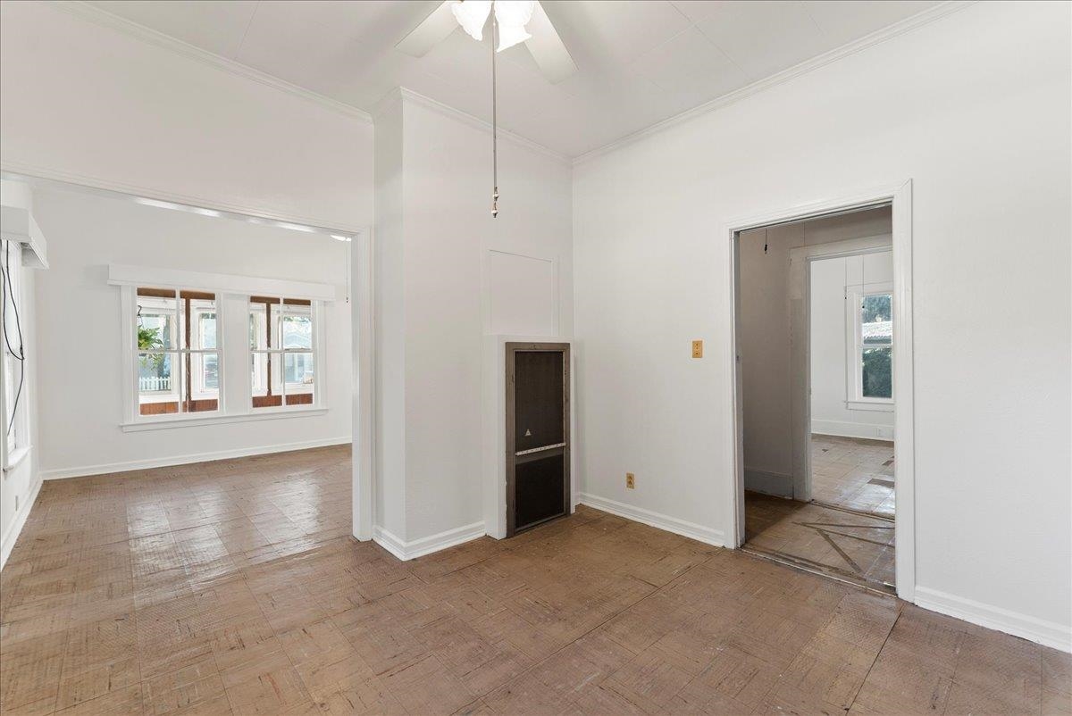 Image 14 of 46 For 10 Clark St  