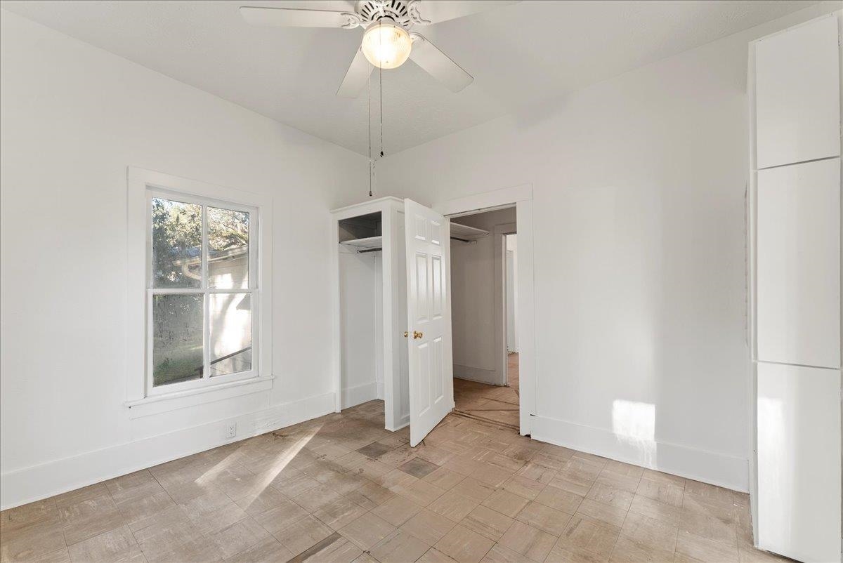 Image 16 of 46 For 10 Clark St  