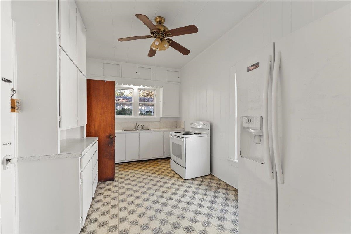 Image 23 of 46 For 10 Clark St  