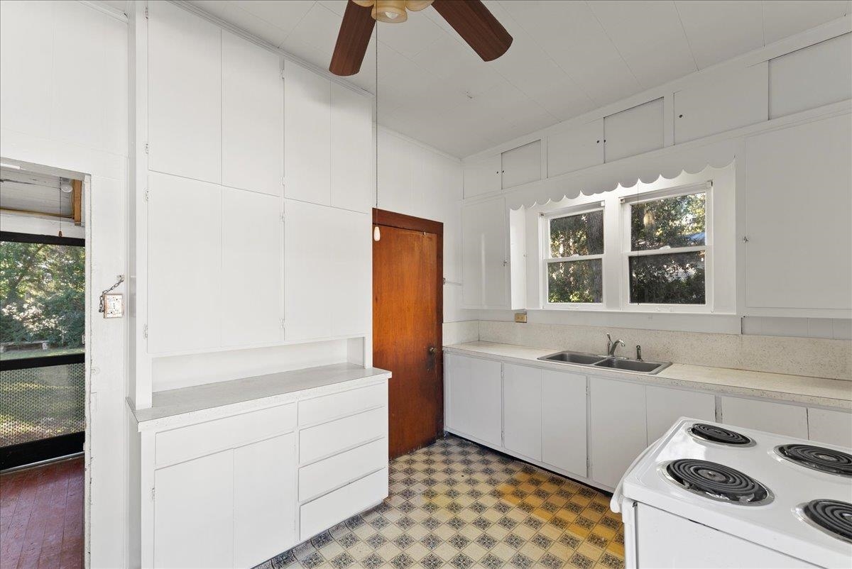 Image 25 of 46 For 10 Clark St  