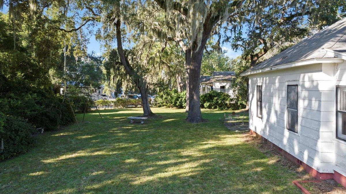 Image 34 of 46 For 10 Clark St  