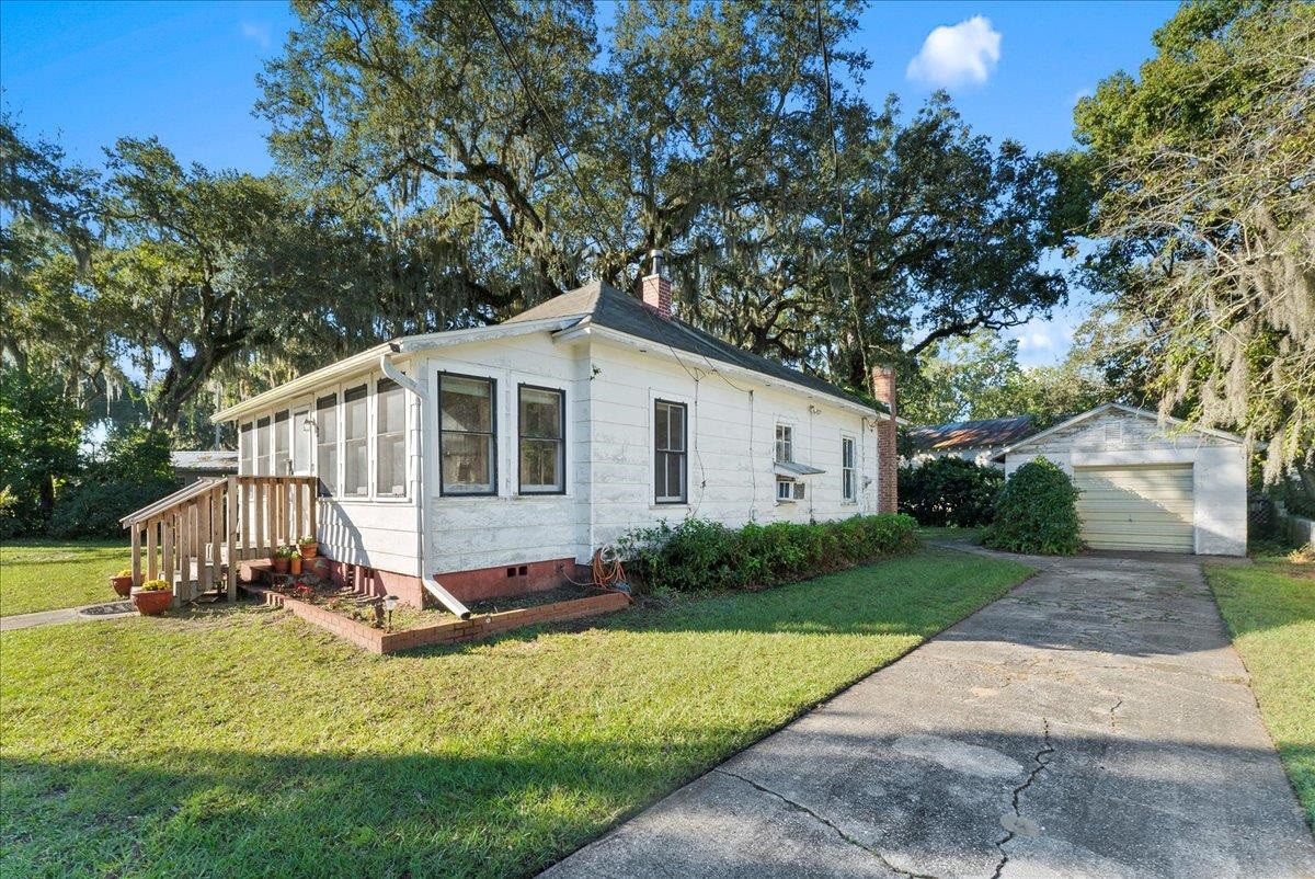 Image 6 of 46 For 10 Clark St  