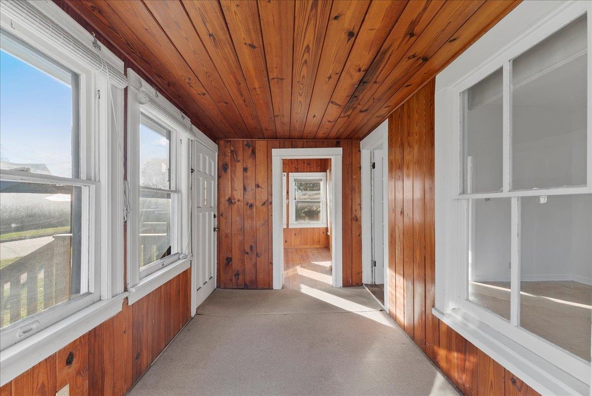 Image 7 of 46 For 10 Clark St  