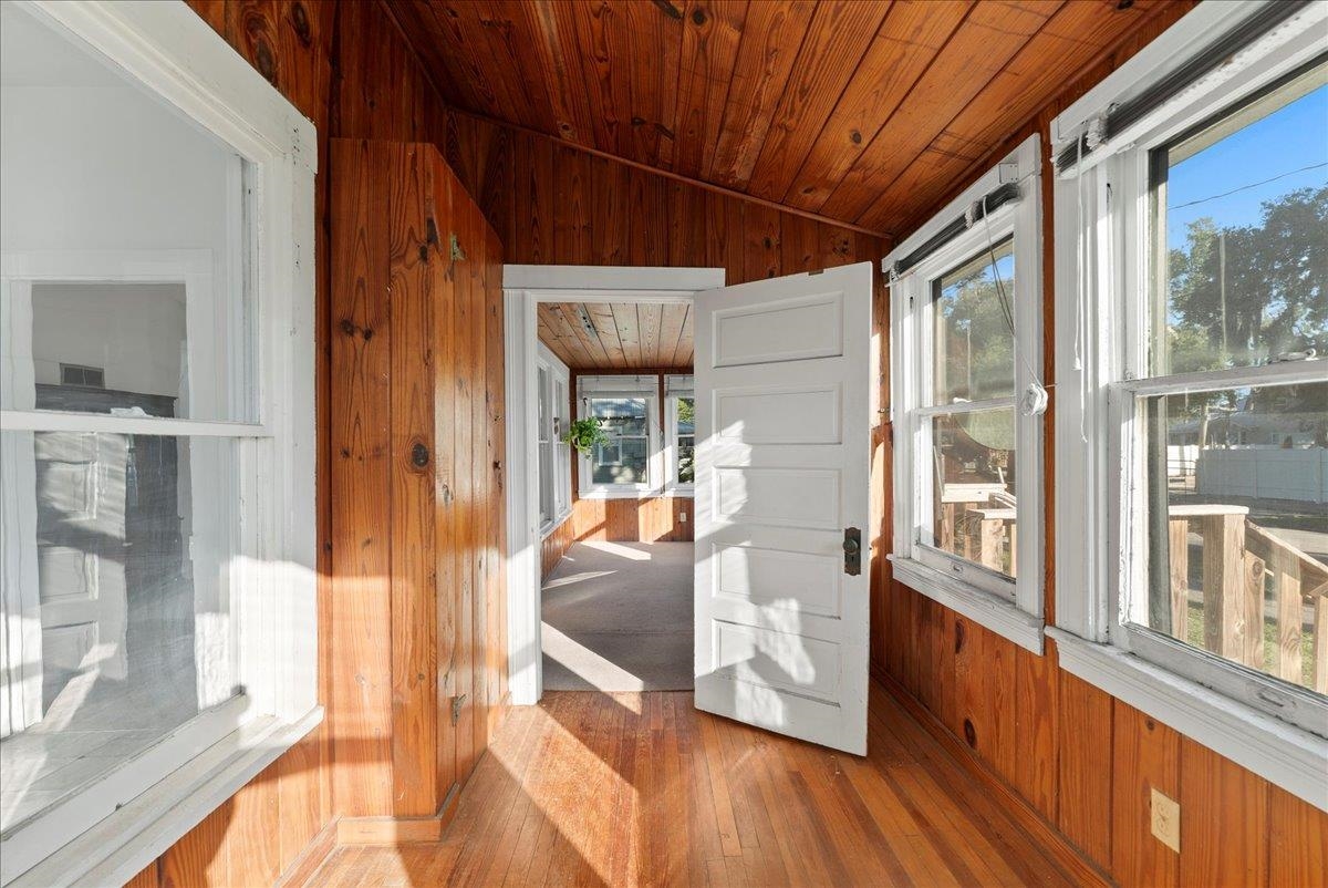 Image 8 of 46 For 10 Clark St  