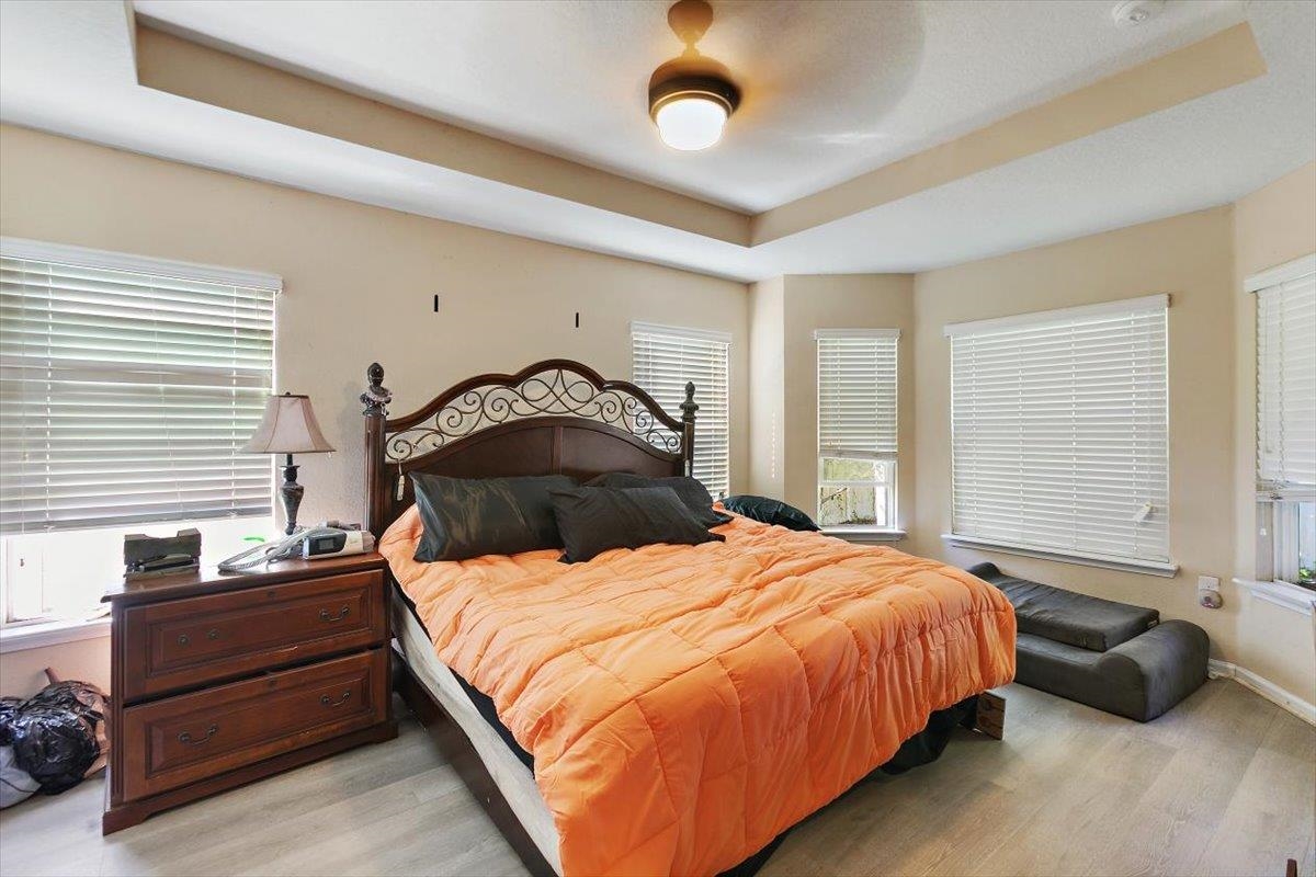 Image 11 of 25 For 709 Deercrossing Road