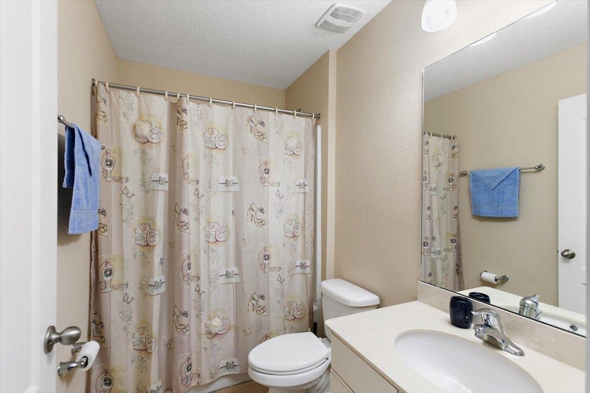 Image 17 of 25 For 709 Deercrossing Road