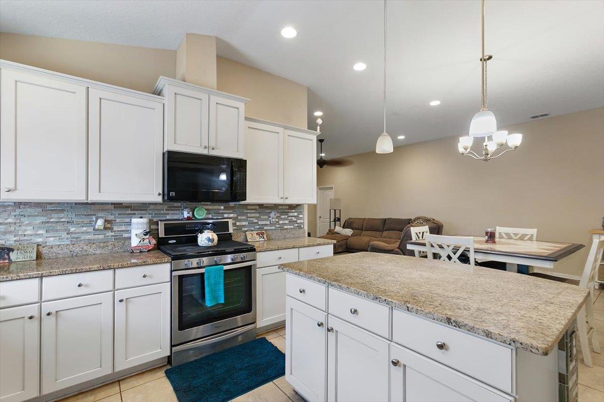 Image 7 of 25 For 709 Deercrossing Road