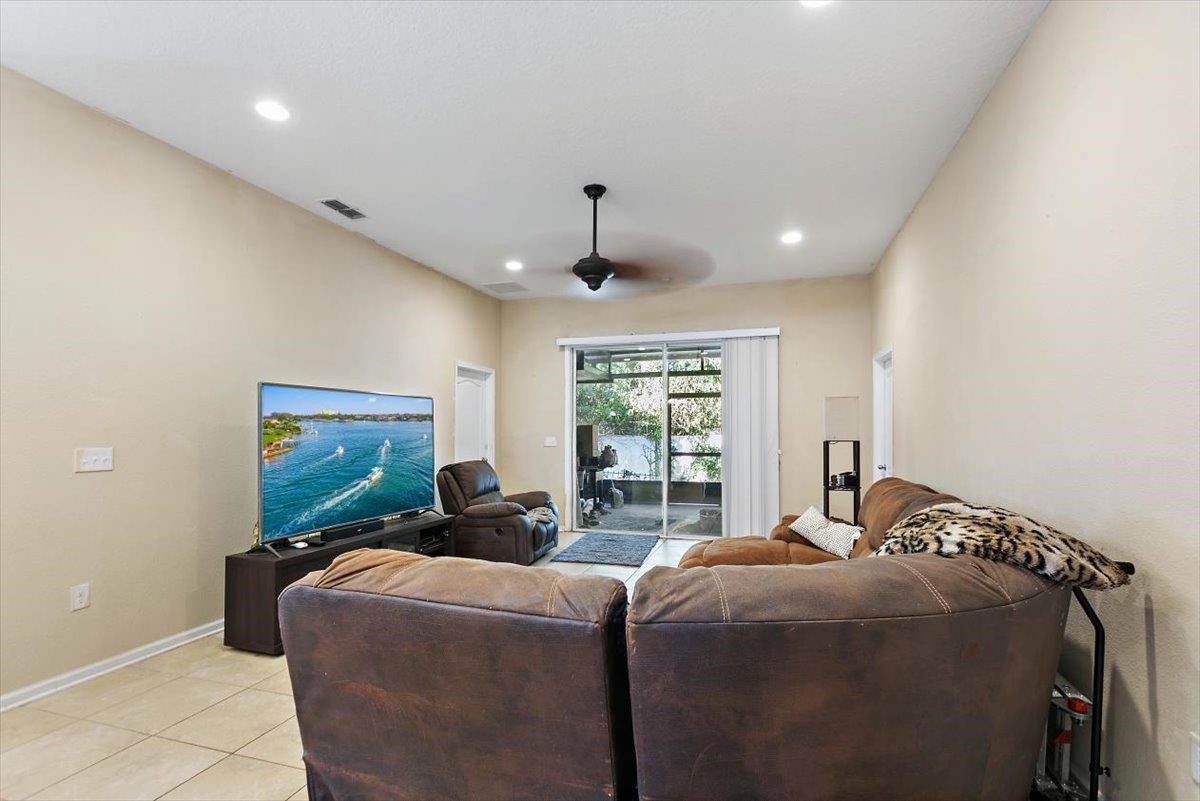 Image 8 of 25 For 709 Deercrossing Road