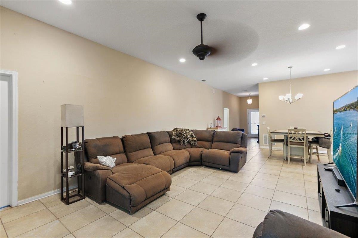 Image 9 of 25 For 709 Deercrossing Road